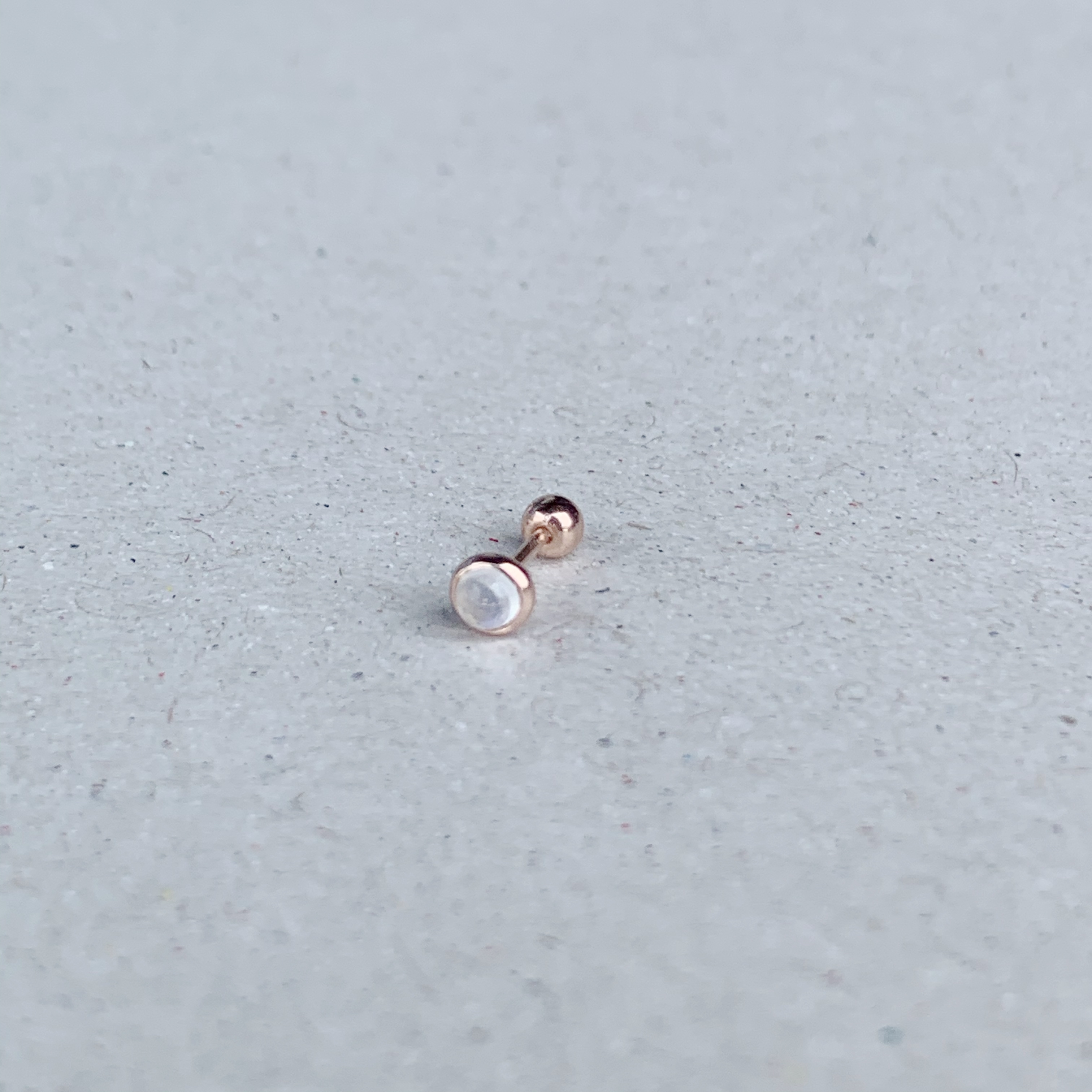 簡約光面小圓月光石轉珠耳環