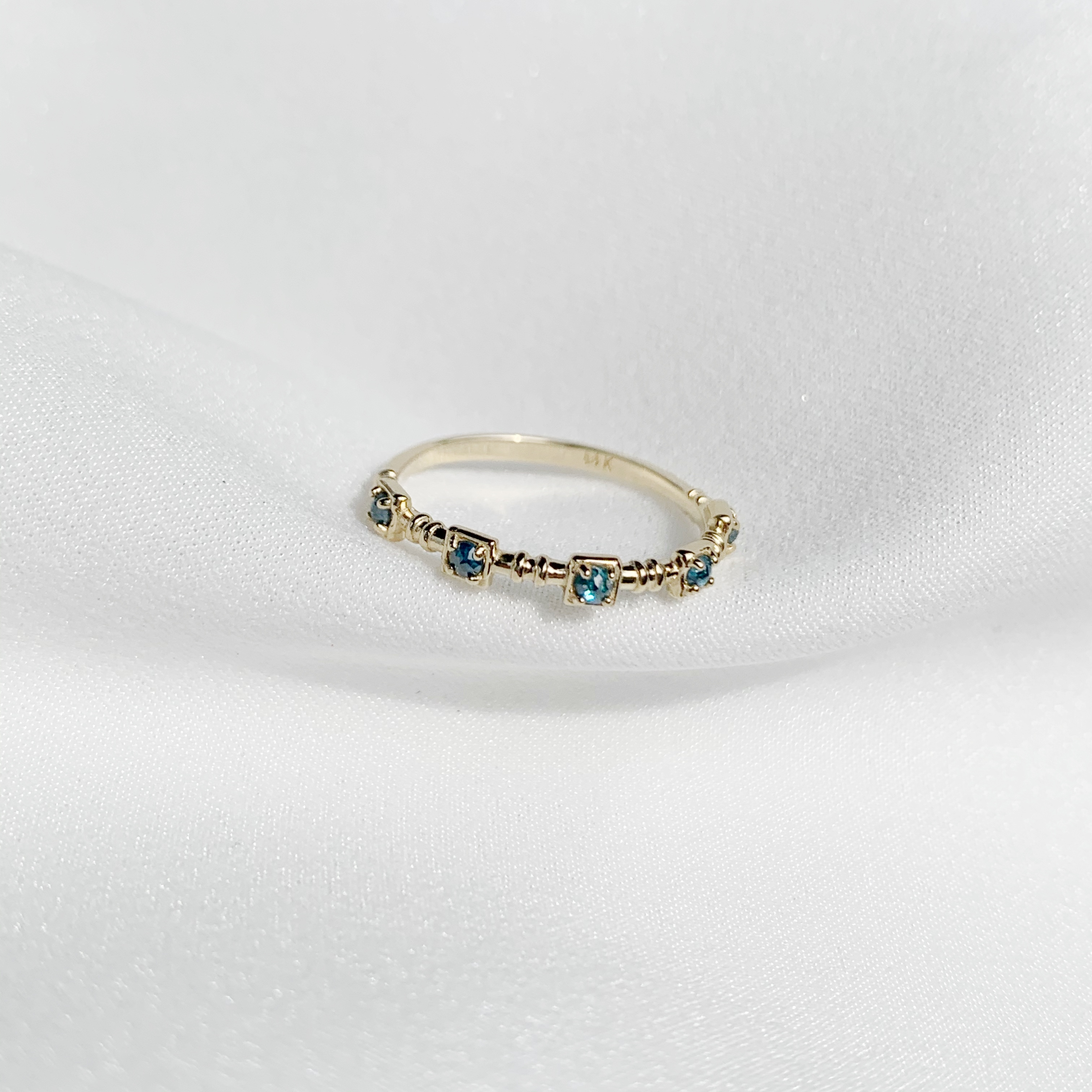 14K節節方塊藍鑽原礦戒指