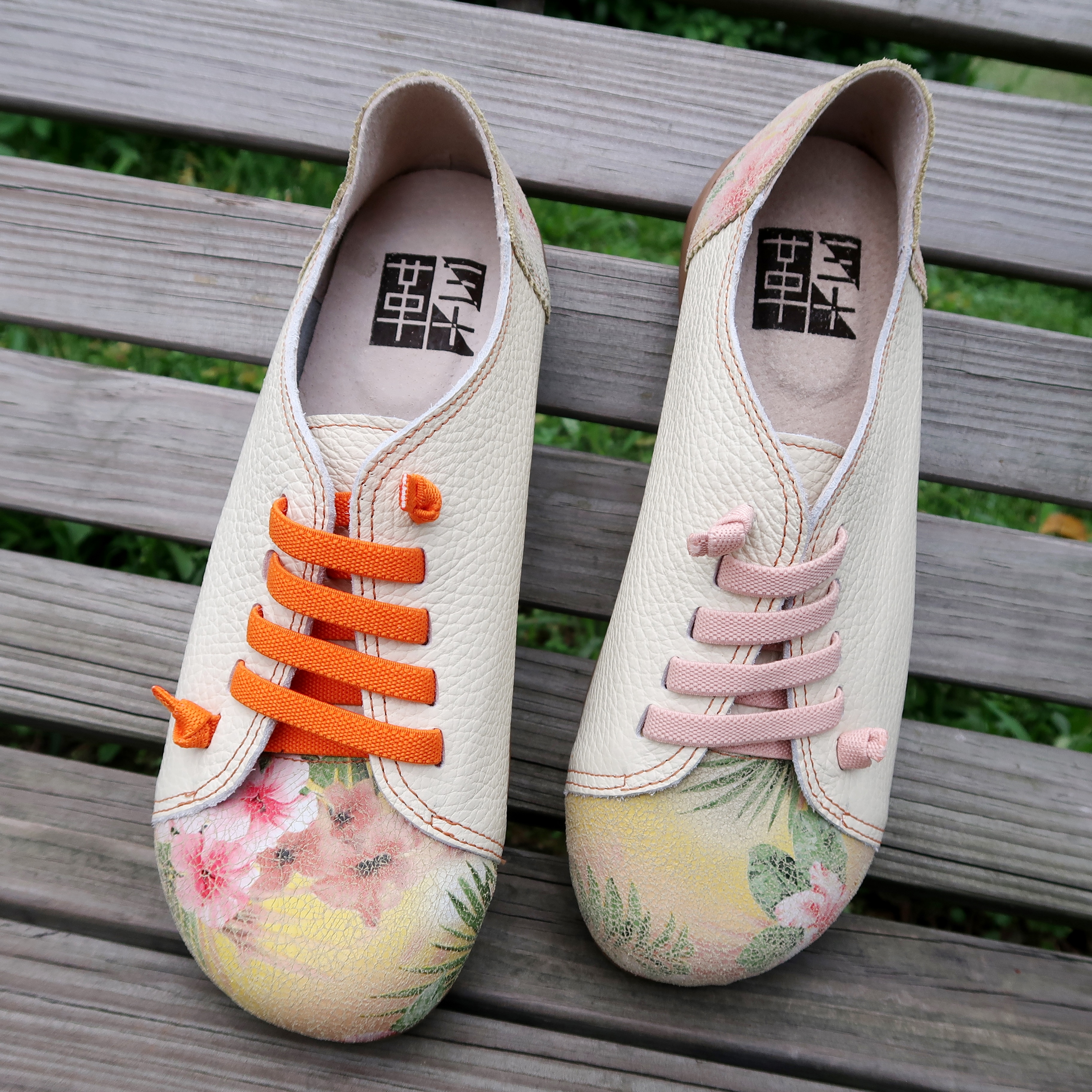 【悠遊逛世界】牛皮寬楦深口舒適健走德比大頭饅頭鞋懶人鞋全彈力鞋帶