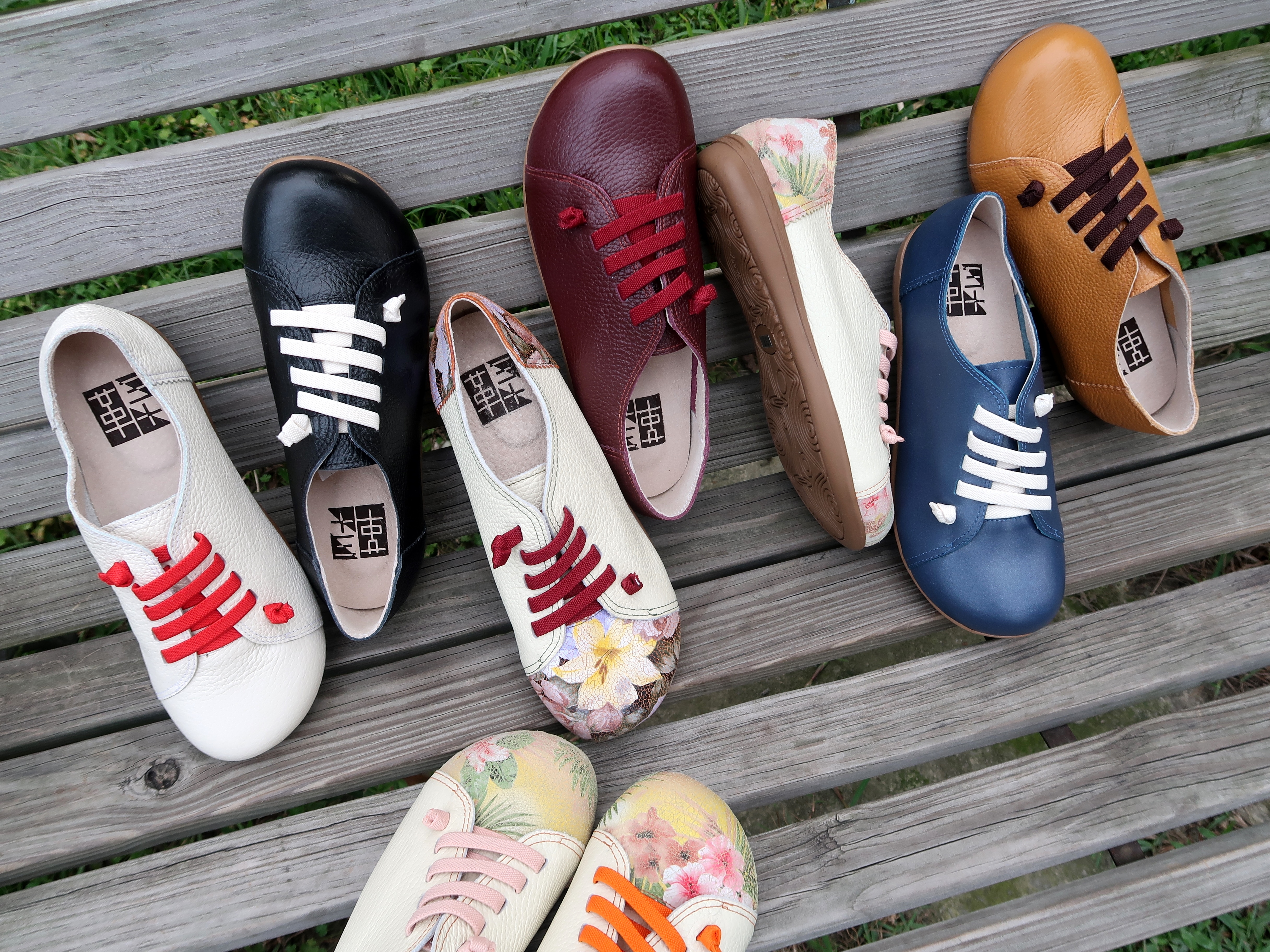 【悠遊逛世界】牛皮寬楦深口舒適健走德比大頭饅頭鞋懶人鞋全彈力鞋帶