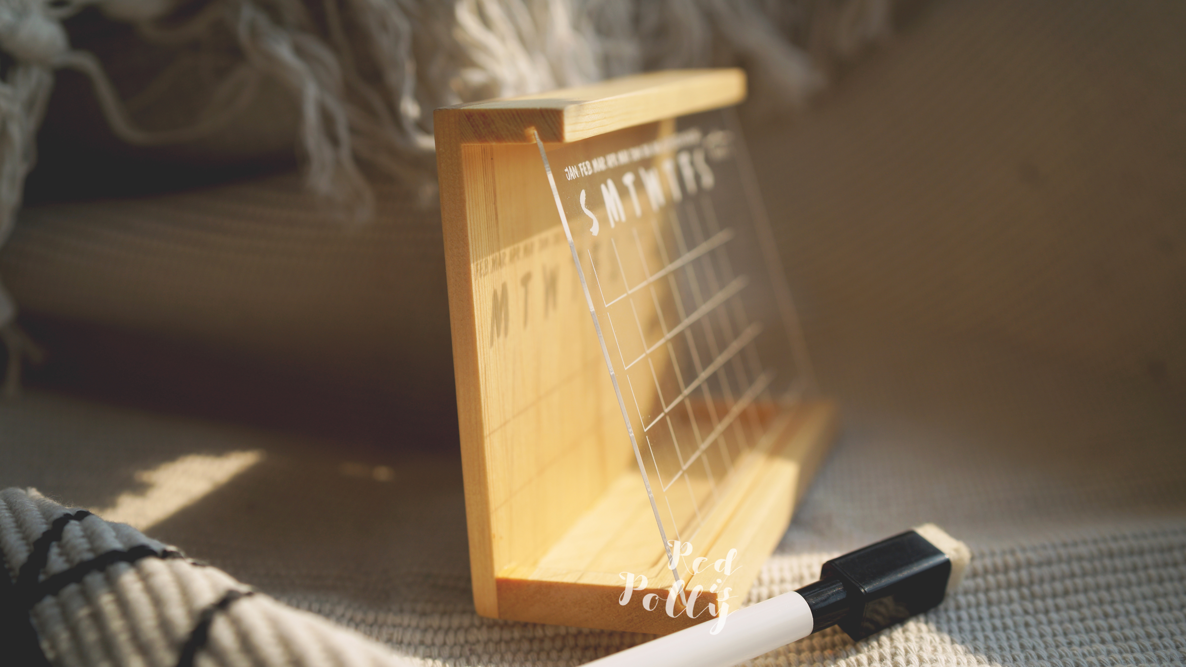 白色亞加力月曆(限量迷你座枱版)