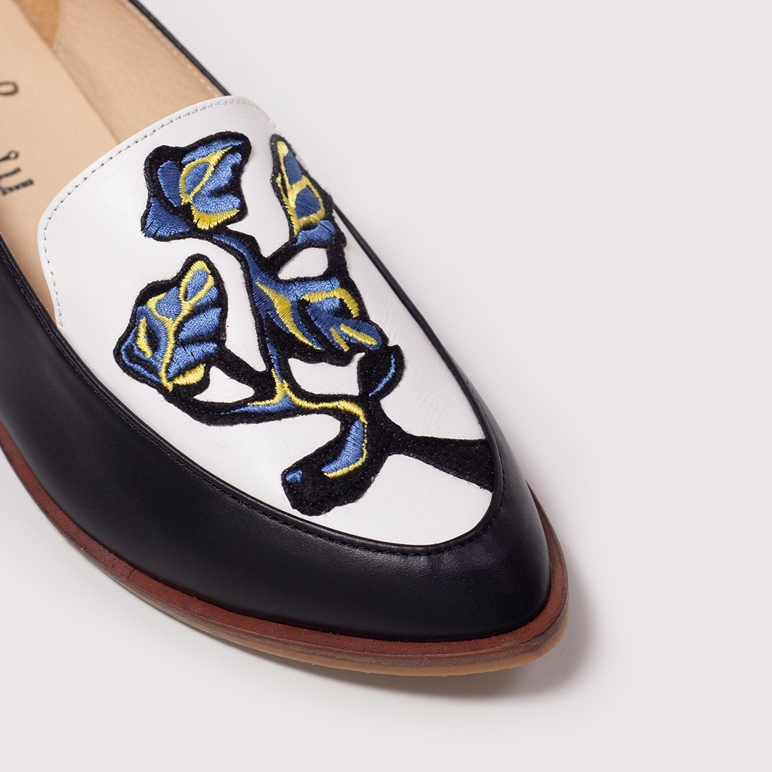 刺繡樂福鞋｜在路上