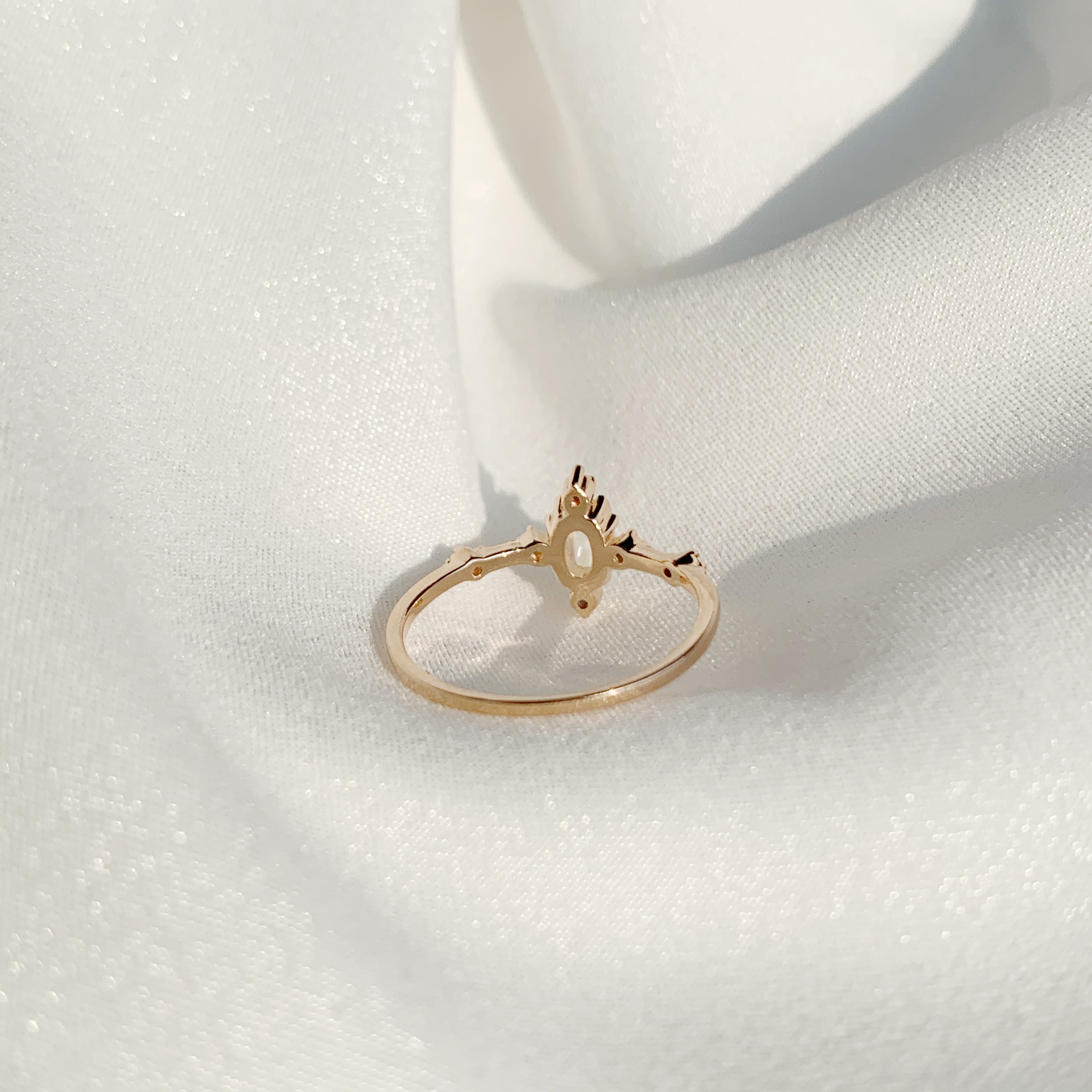 宮廷菱形玻璃體月光石戒指