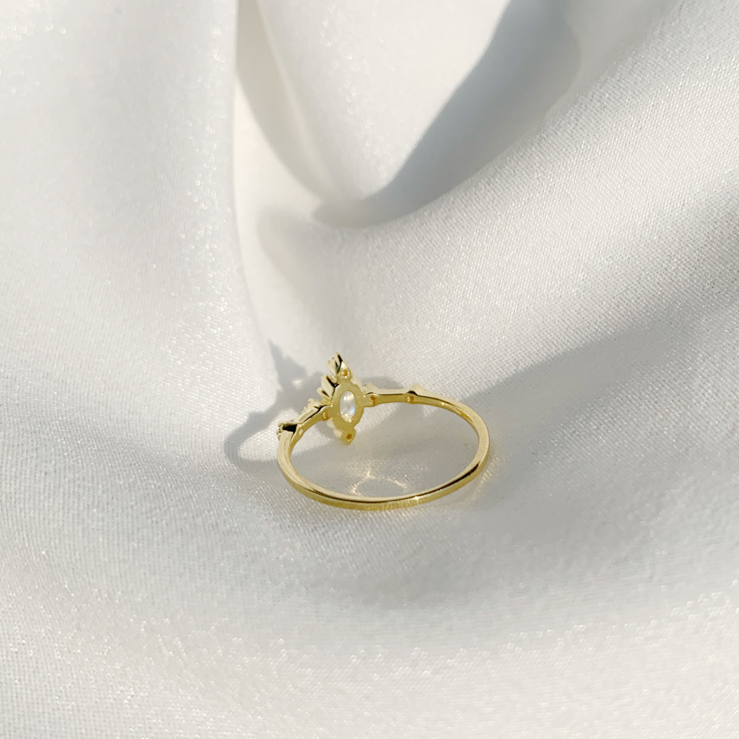 宮廷菱形玻璃體月光石戒指