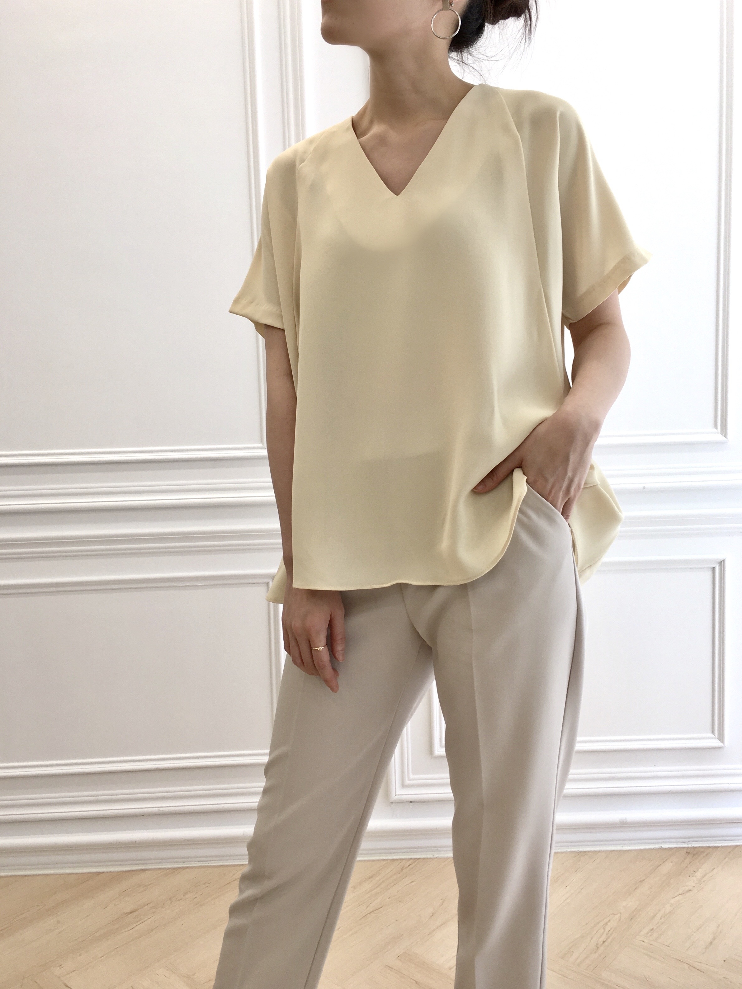 輕柔感Ｖ領上衣