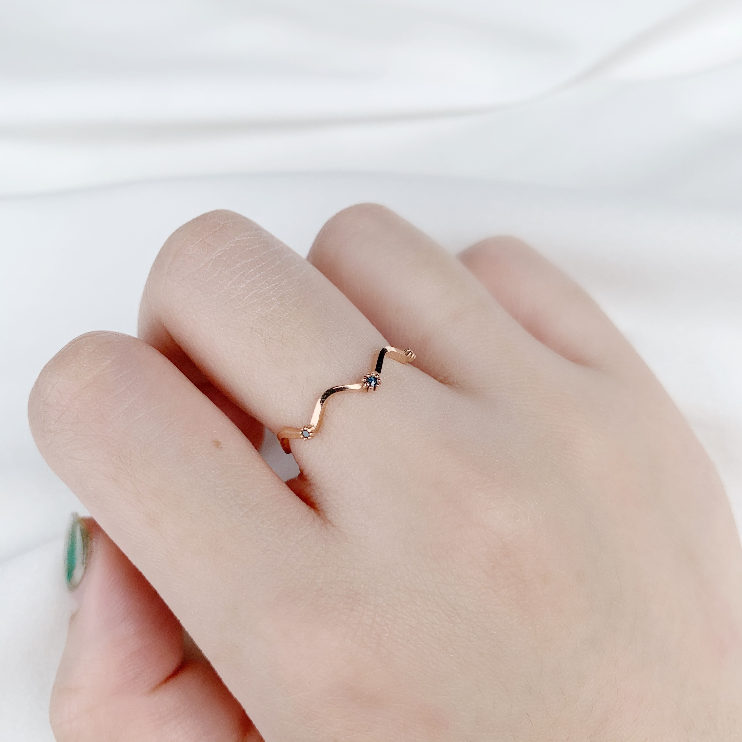 14K波波三顆藍鑽戒指