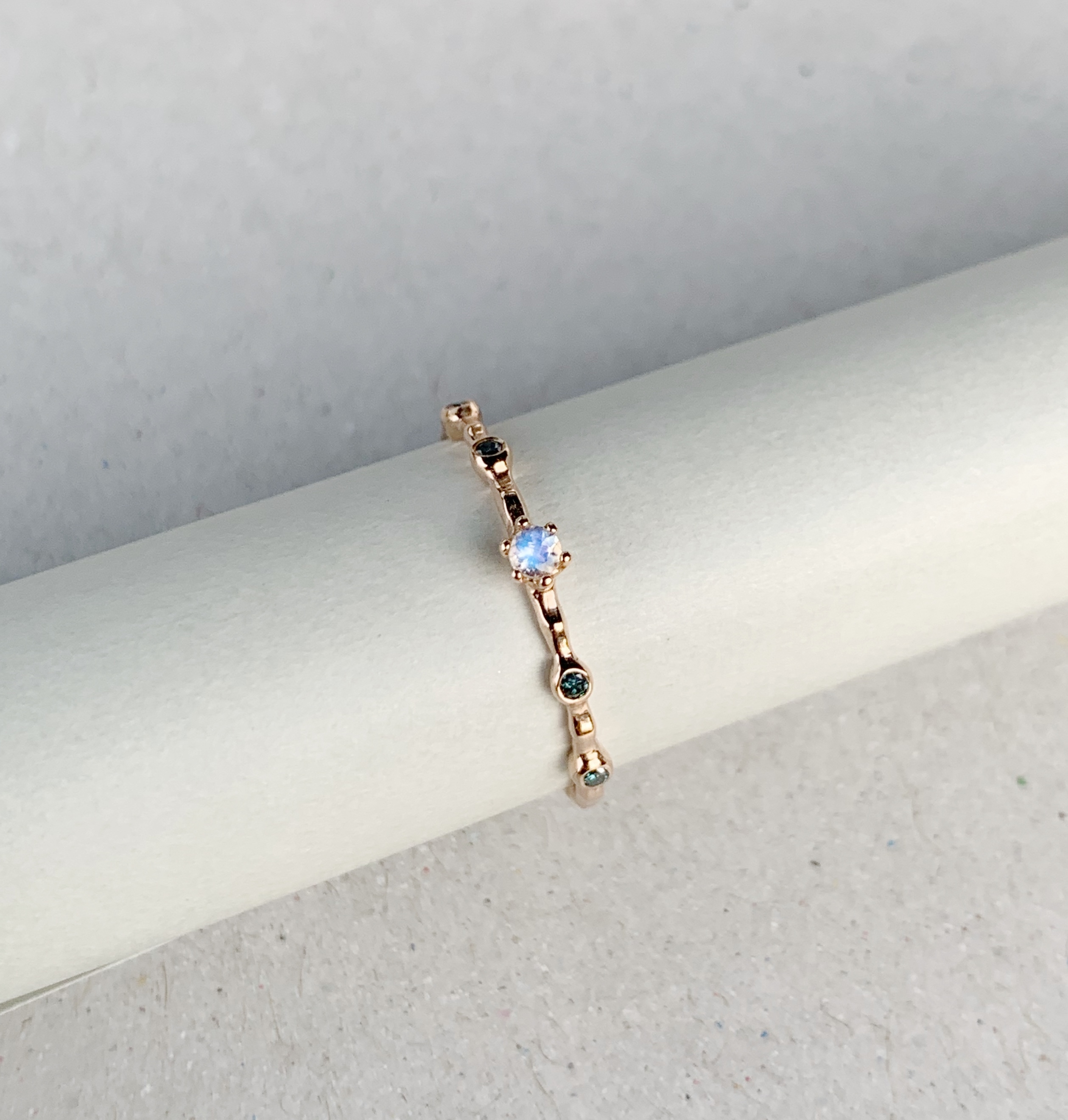 14K小小煙花月光石藍鑽戒指