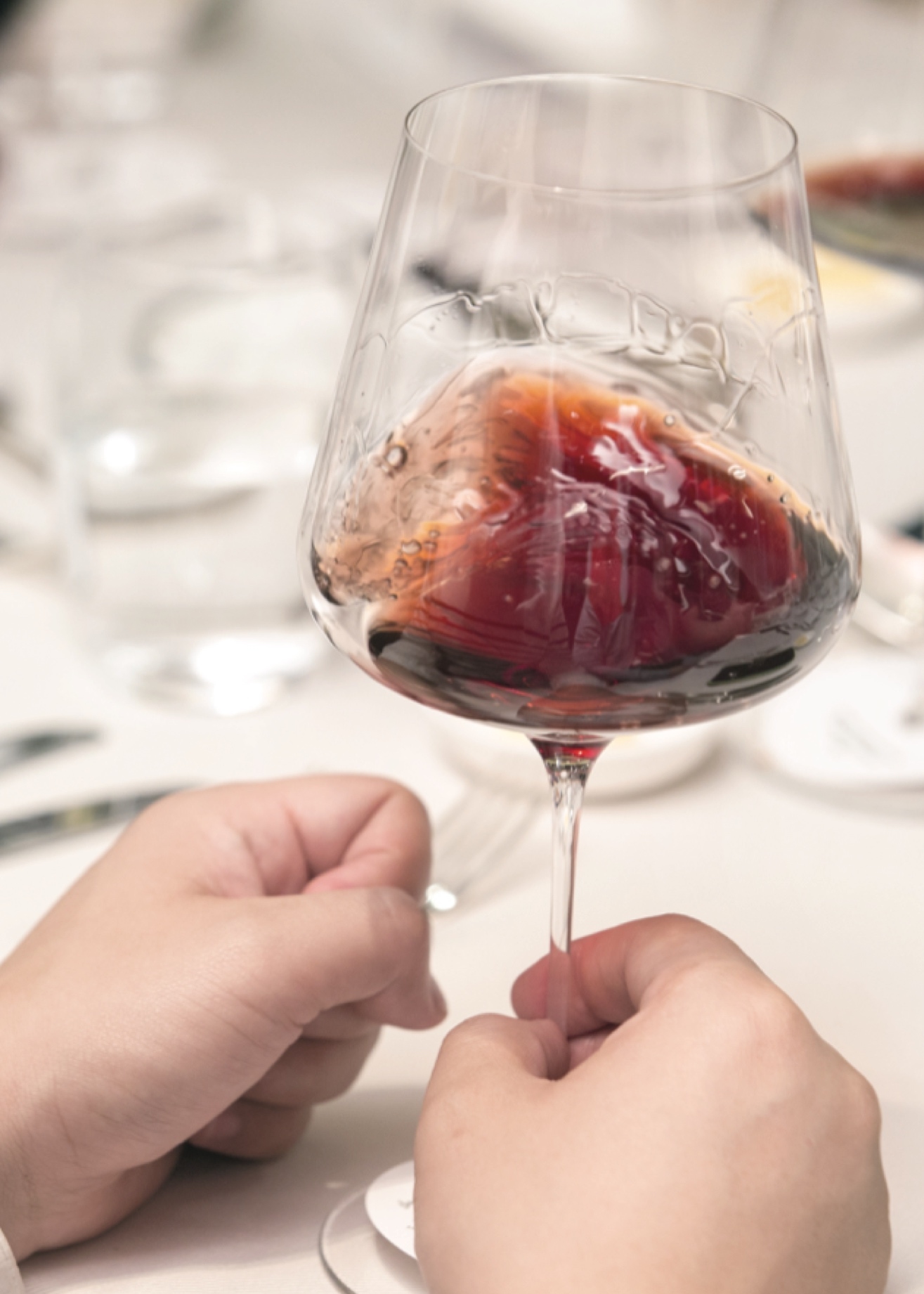 throughout the evening, the guests were enchanted by the wine's sublime bouquet.