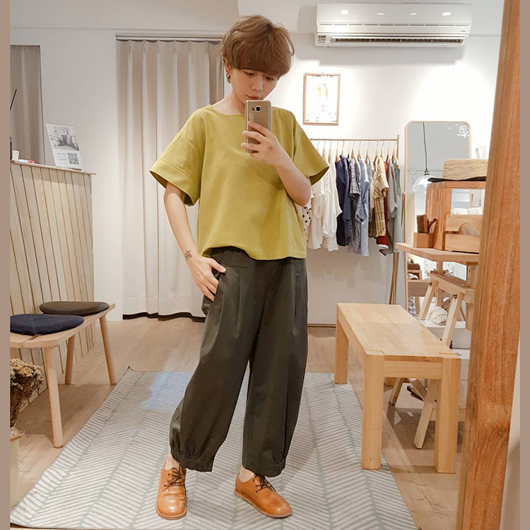 綠芽微笑口袋一字領短袖上衣