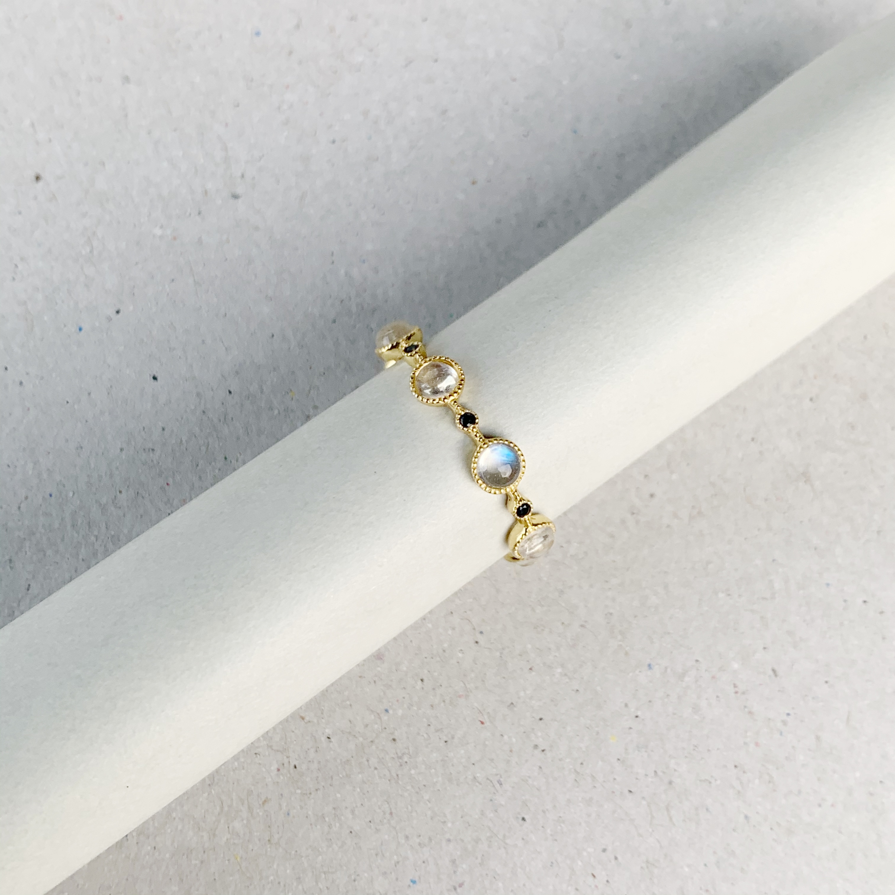 Jelly 整圈頂級月光石戒指