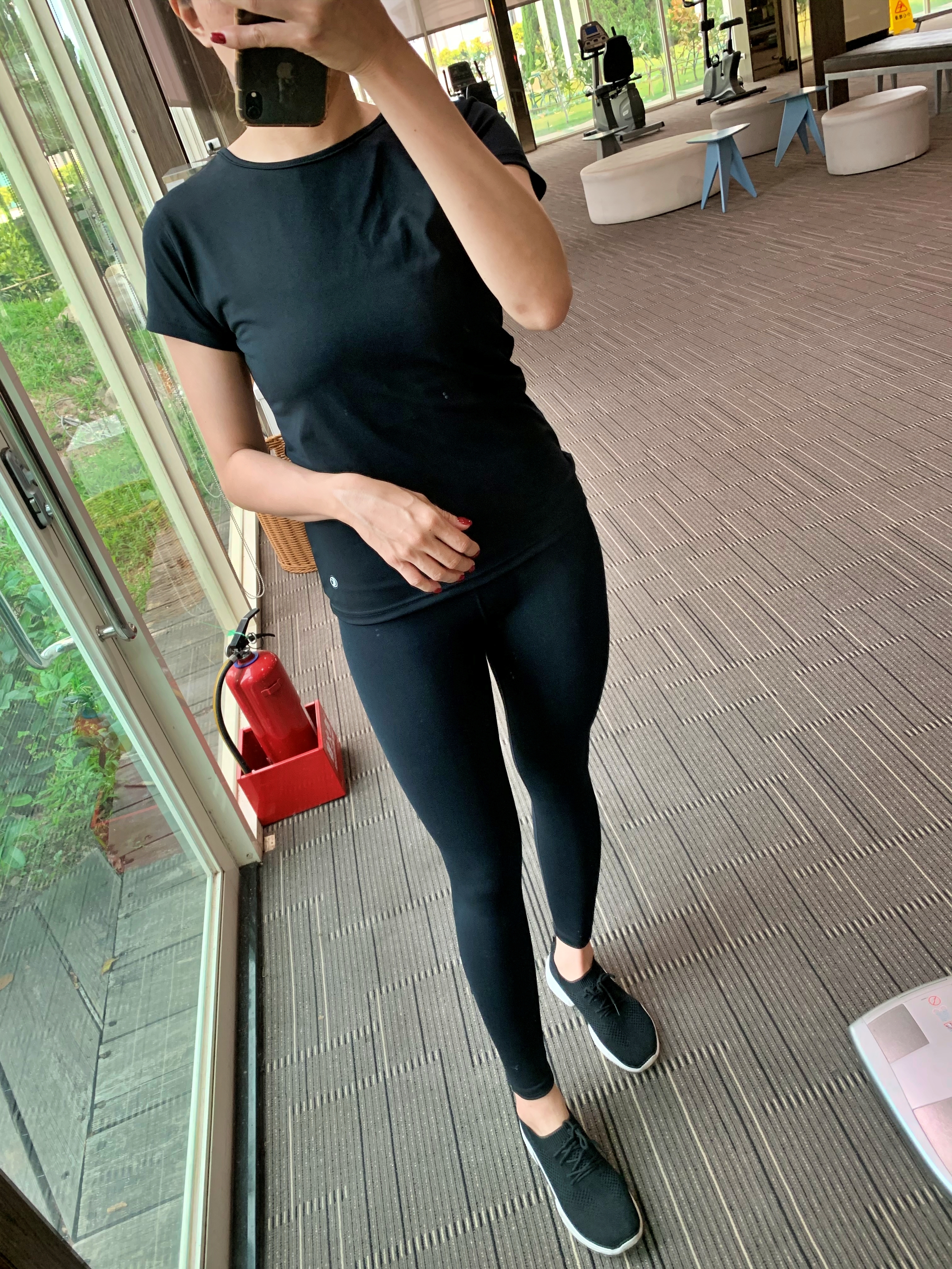 運動系列-美背後交叉運動上衣(黑)