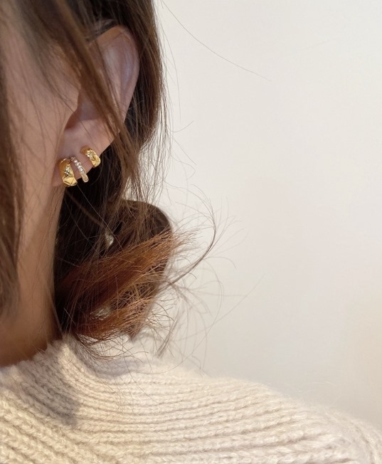 不對稱 格紋耳針