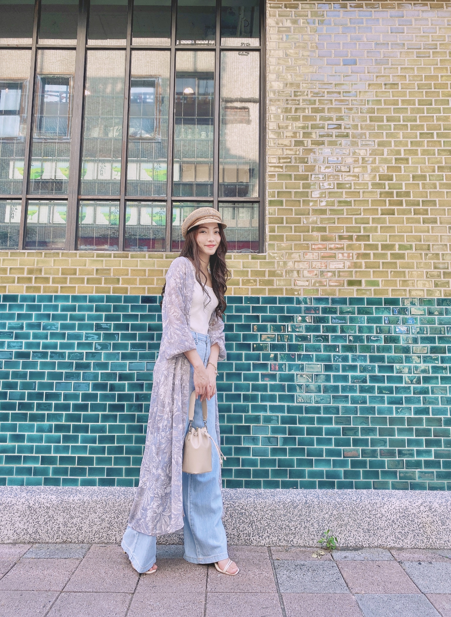 設計櫃絕美曖昧暈染花紋貝殼釦透膚罩衫