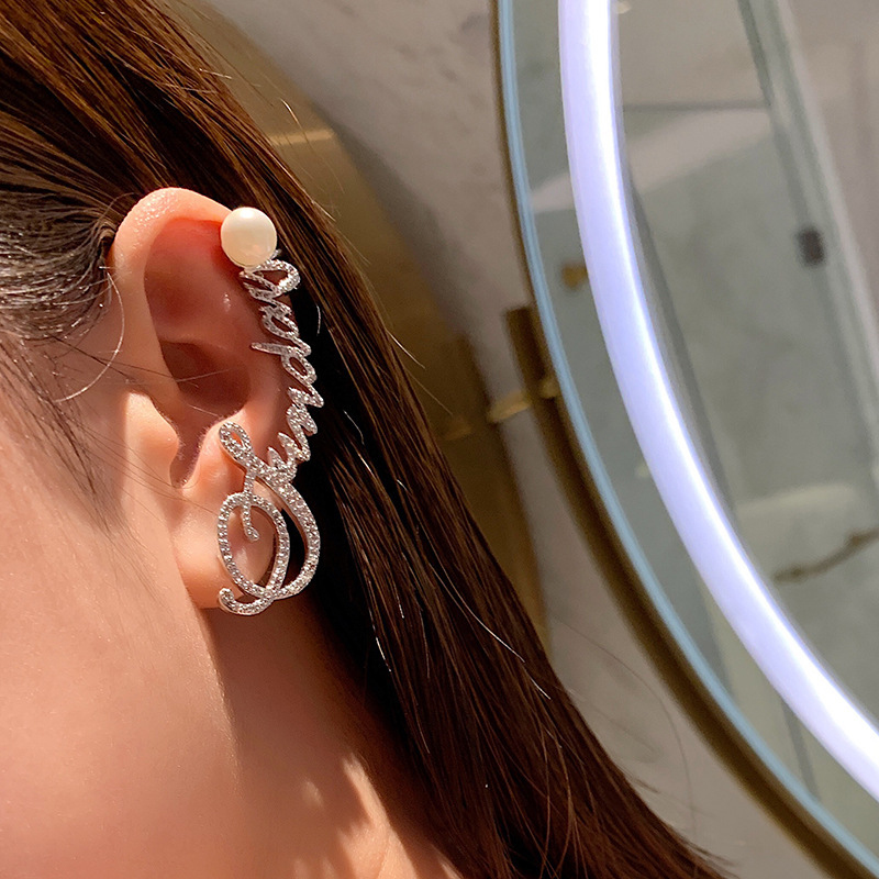 水鑽字母 珍珠耳環 (單邊) 