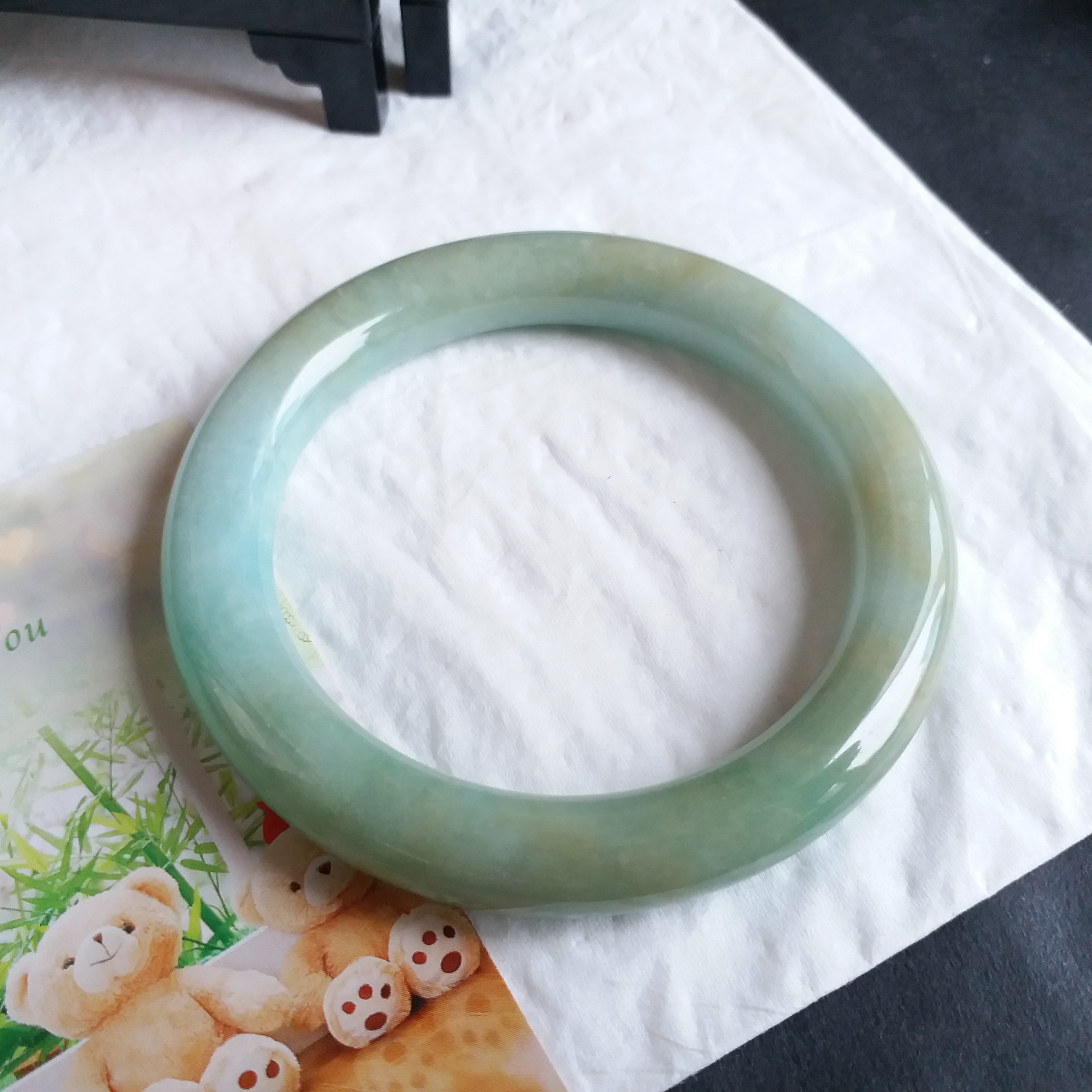 J1081 冰糯蜜黃果綠圓條玉鐲 56mm (1.5)