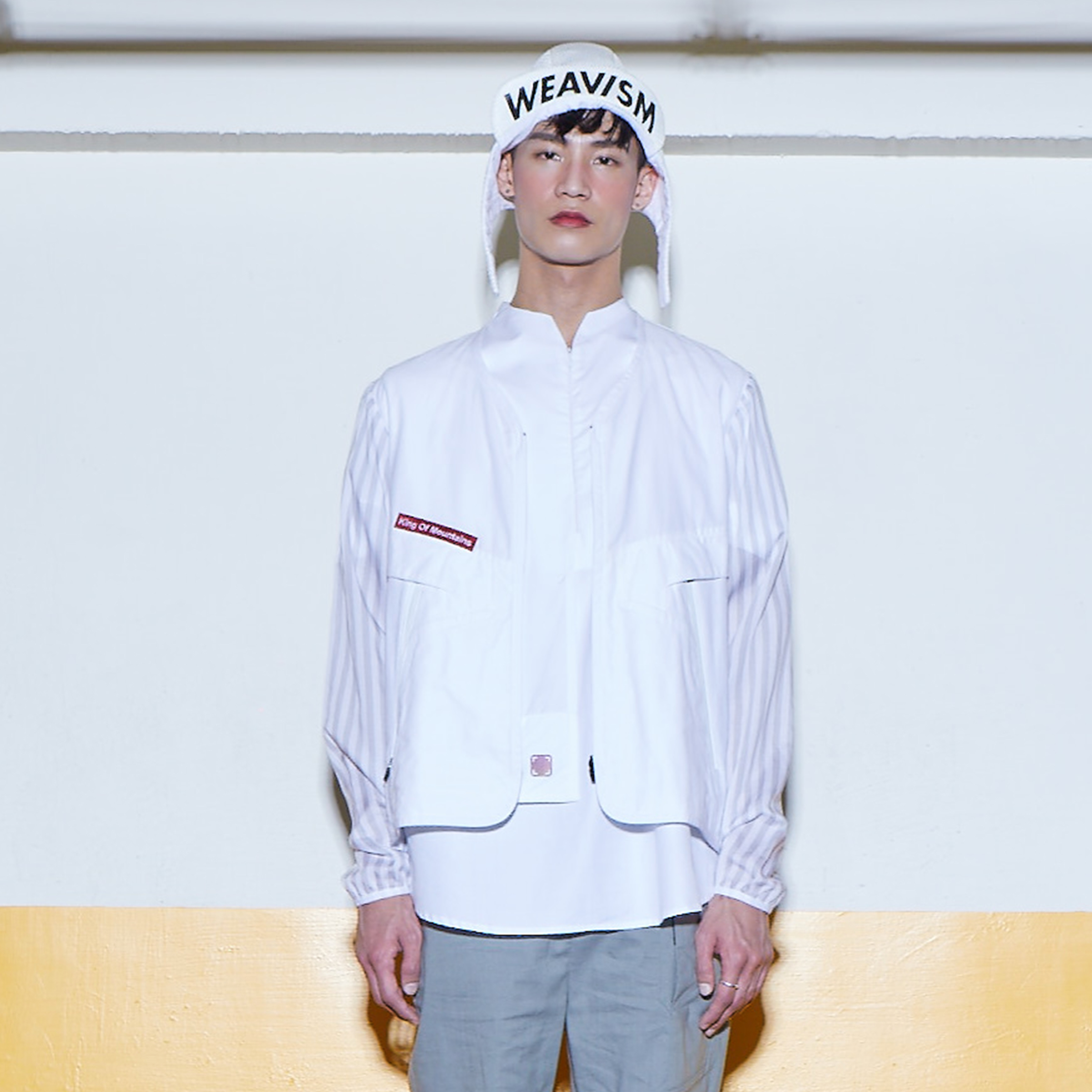 放風 - V領開襟外套 白