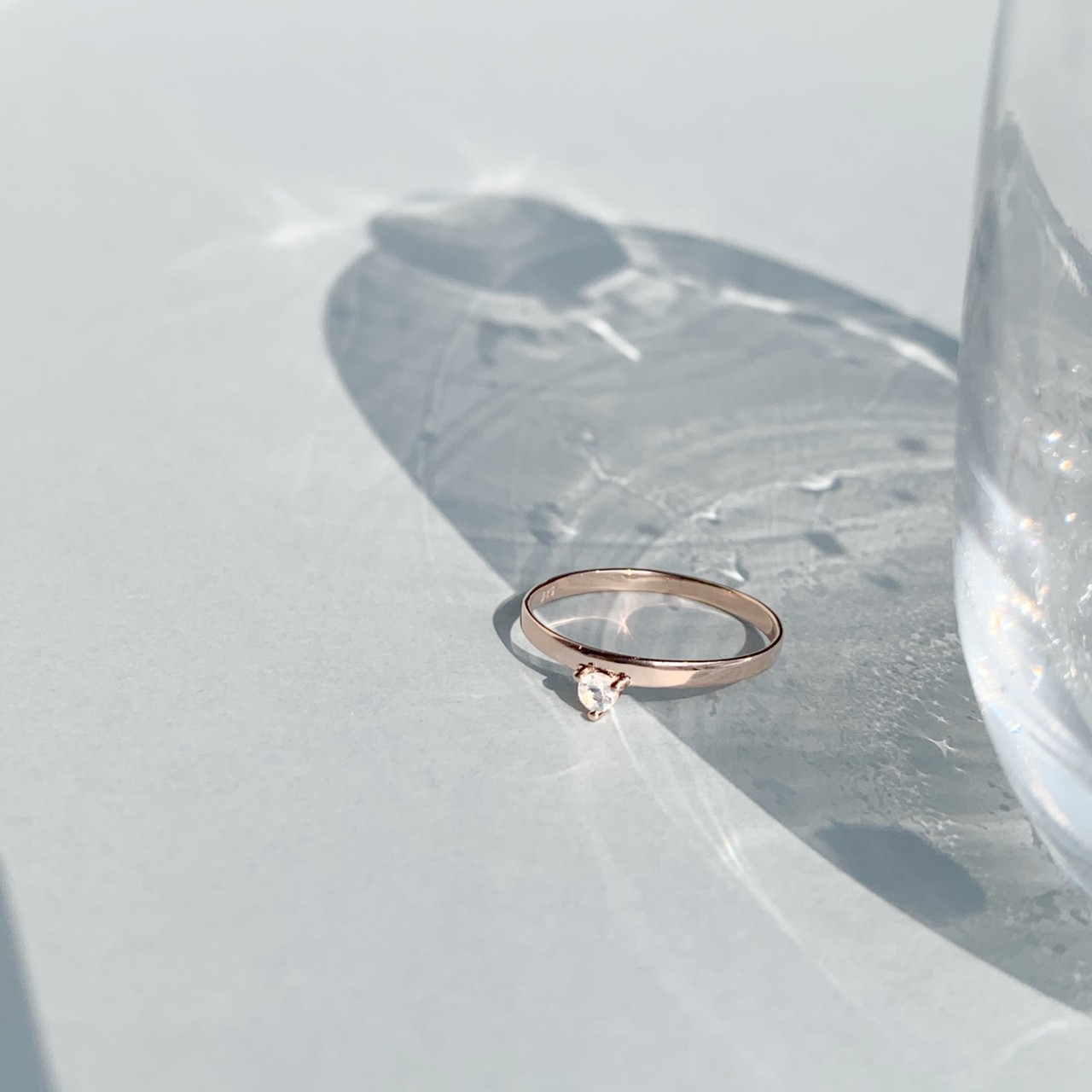 小三爪月光石微寬戒指