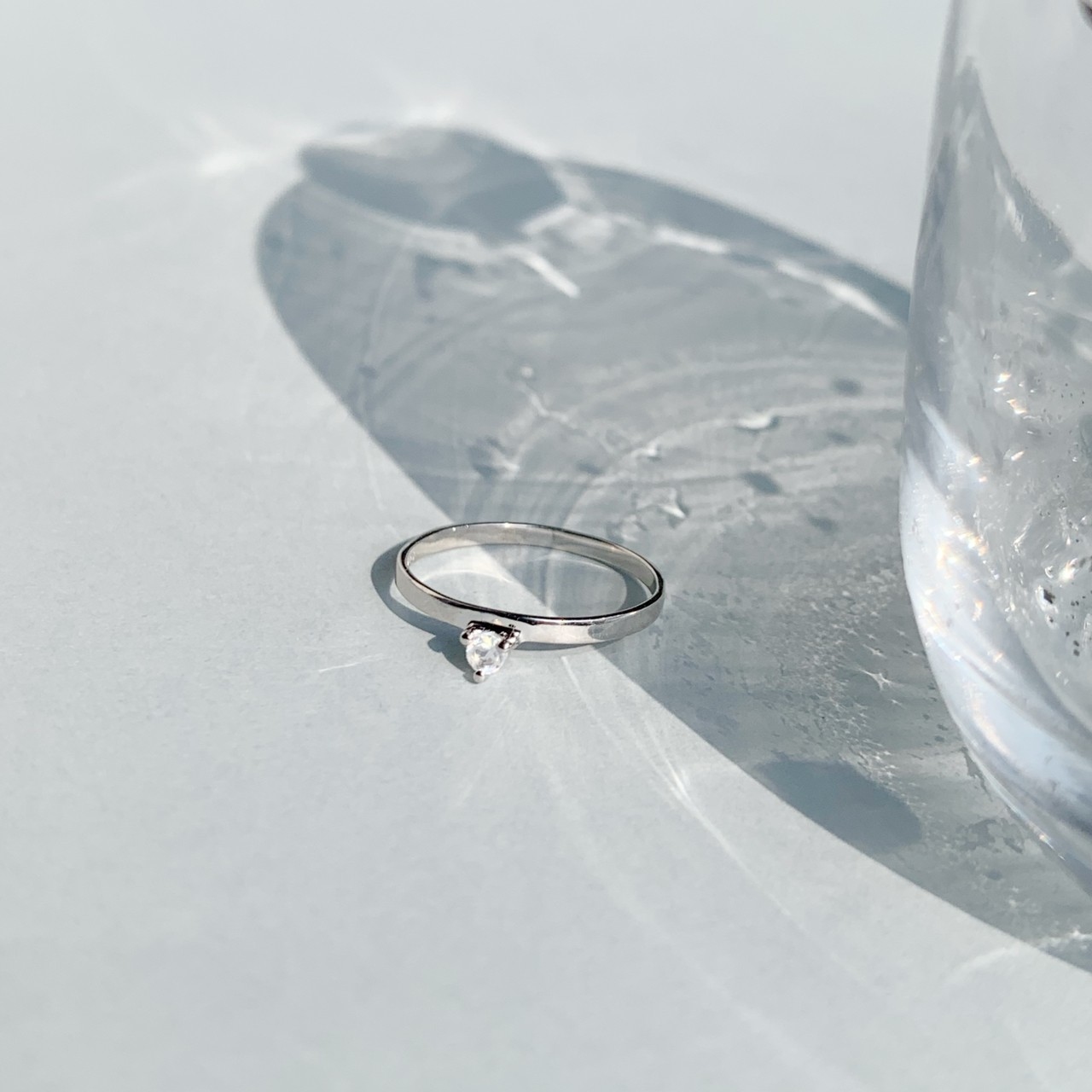 小三爪月光石微寬戒指