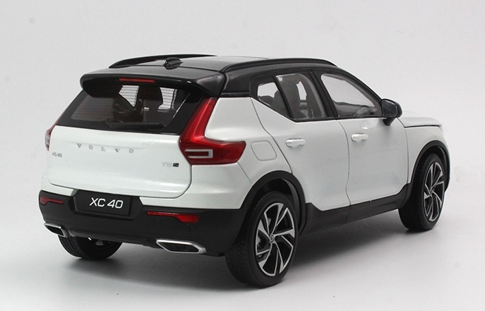1/18 Volvo XC40 (White) (XC40)