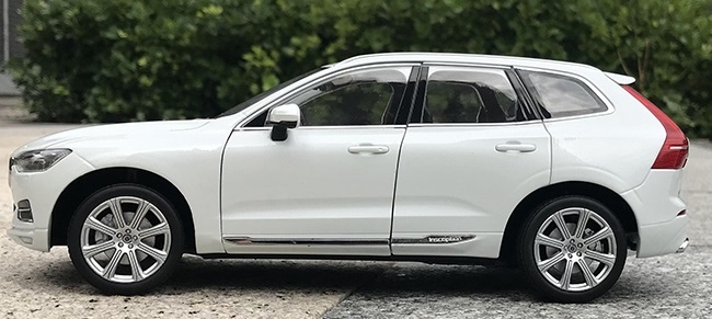 1/18 Volvo XC60 (White) (XC60)