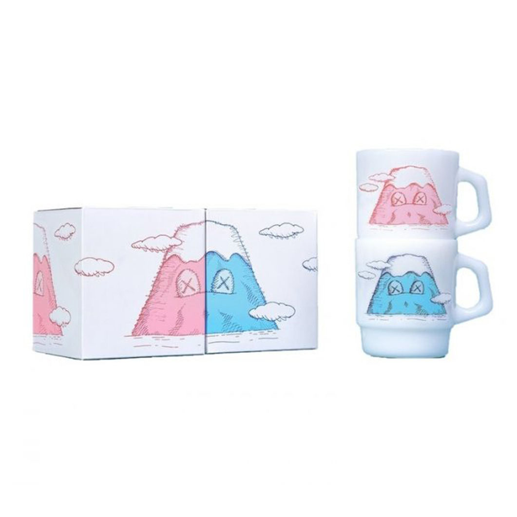 KAWS HOLIDAY 日本站富士山 Fire-King 馬克杯 藍 粉