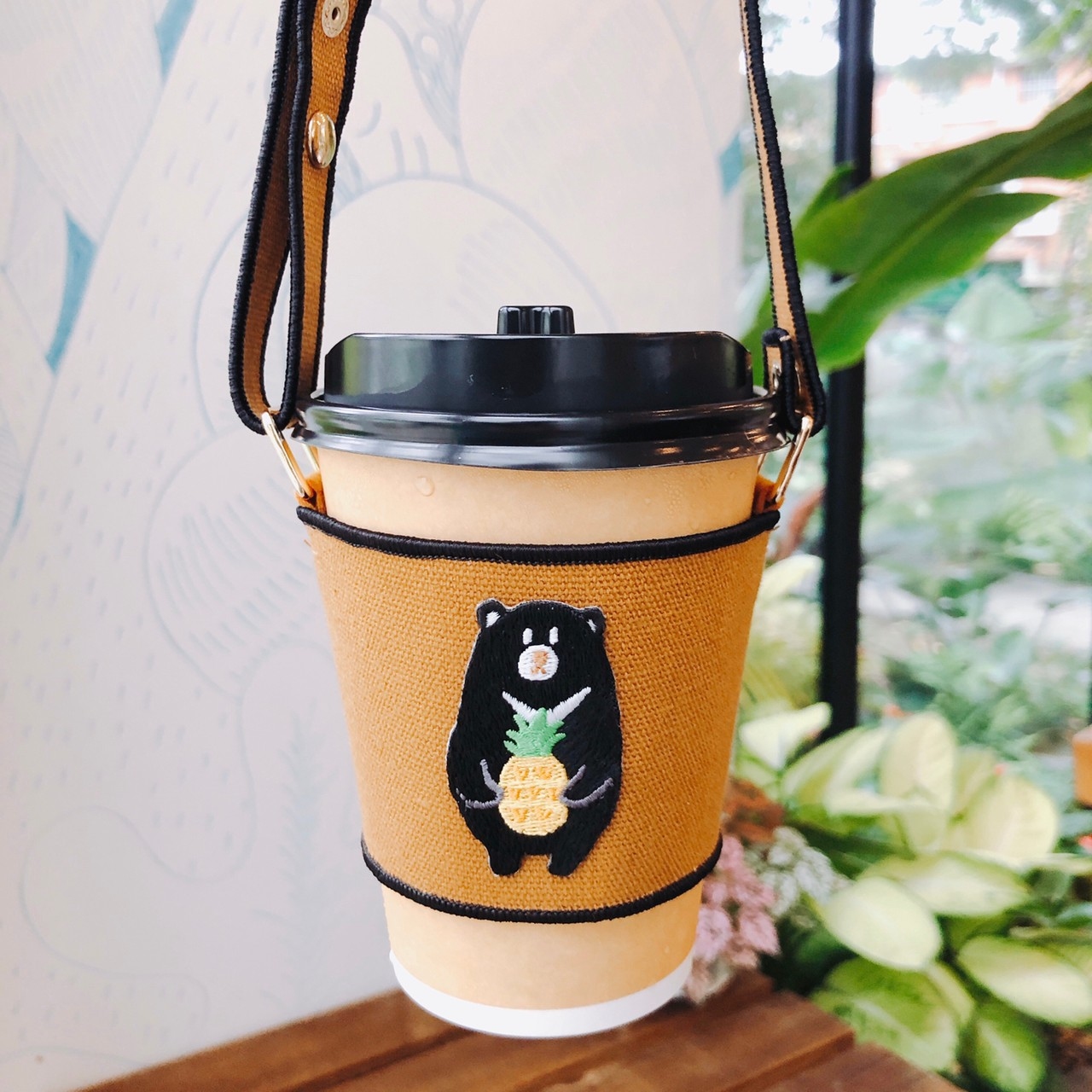 【Littdlework動物園-咖啡色-臺灣黑熊】刺繡飲料提袋