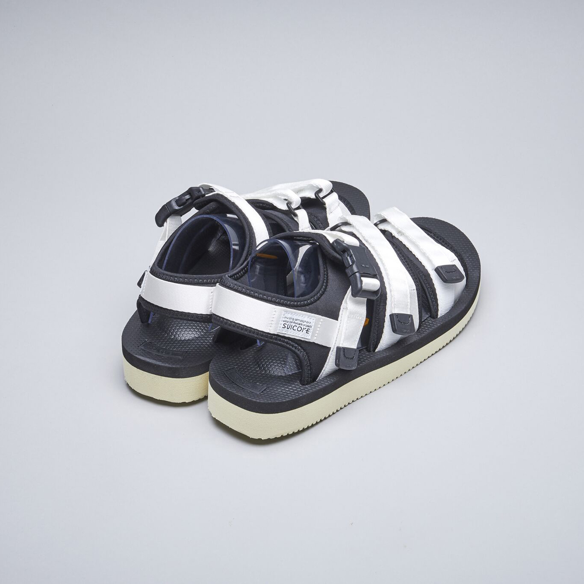 [出清商品售出無退換] SUICOKE GGA-V OG-052V 白色 涼鞋 尼龍 耐磨 魔鬼氈 塑膠扣 VIBRAM 黃金大底【SK20052VWH】