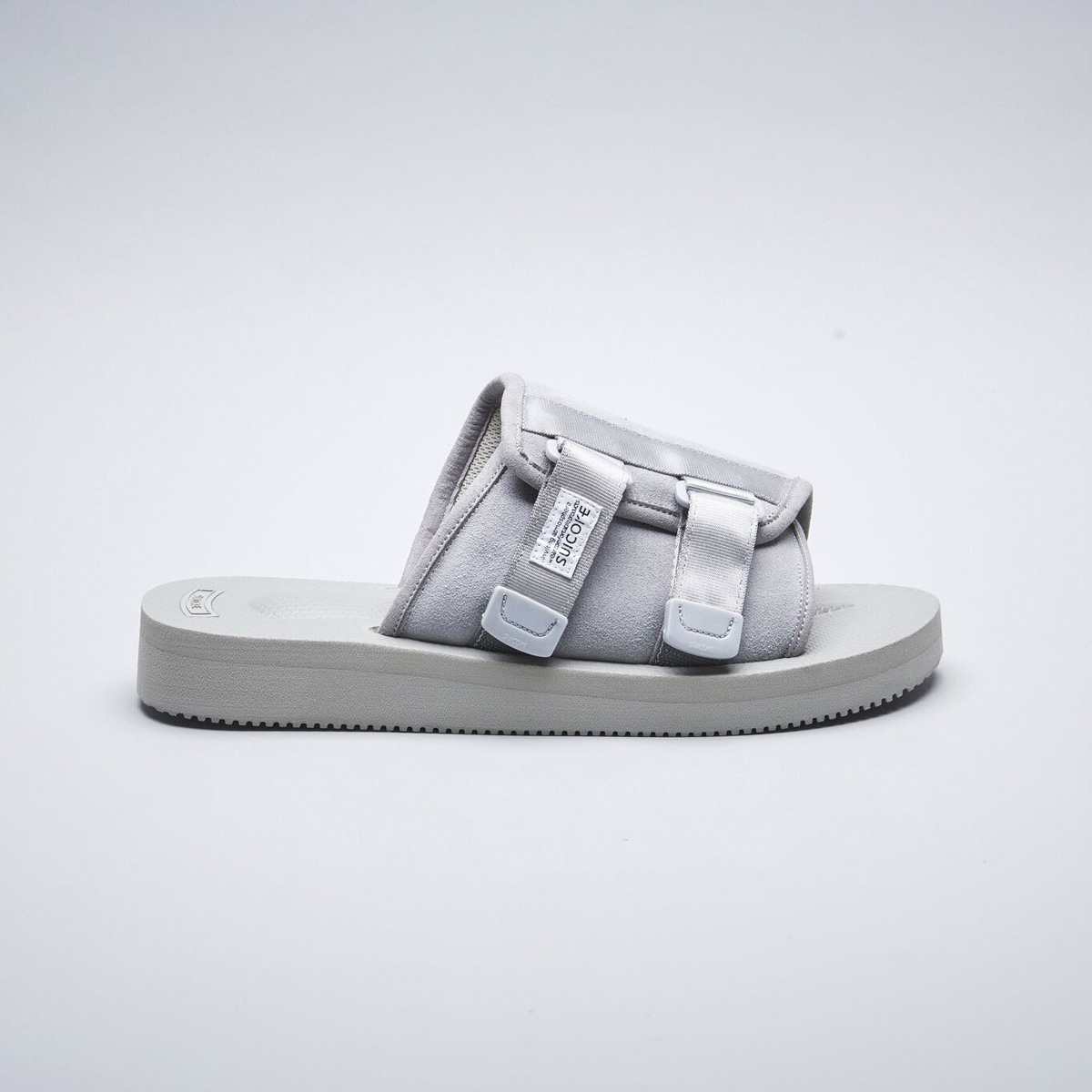 [出清商品售出無退換] SUICOKE KAW-VS OG-081VS 拖鞋 銀色 灰色 側扣 麂皮 魔鬼氈 VIBRAM 黃金大底【SK22081VSGY】