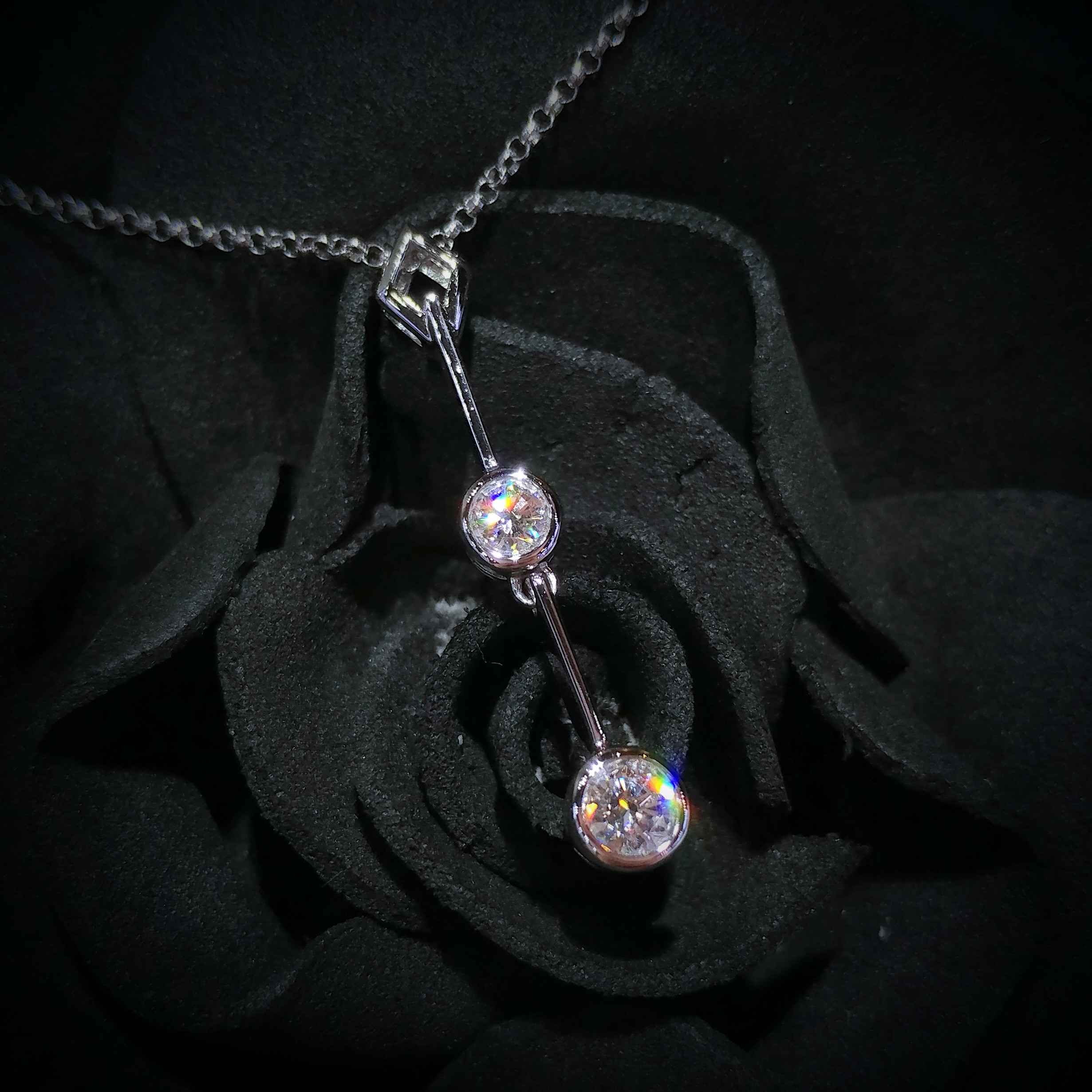 全新18K白金【單粒22份鑽石】配小鑽共36份鑽石吊墜