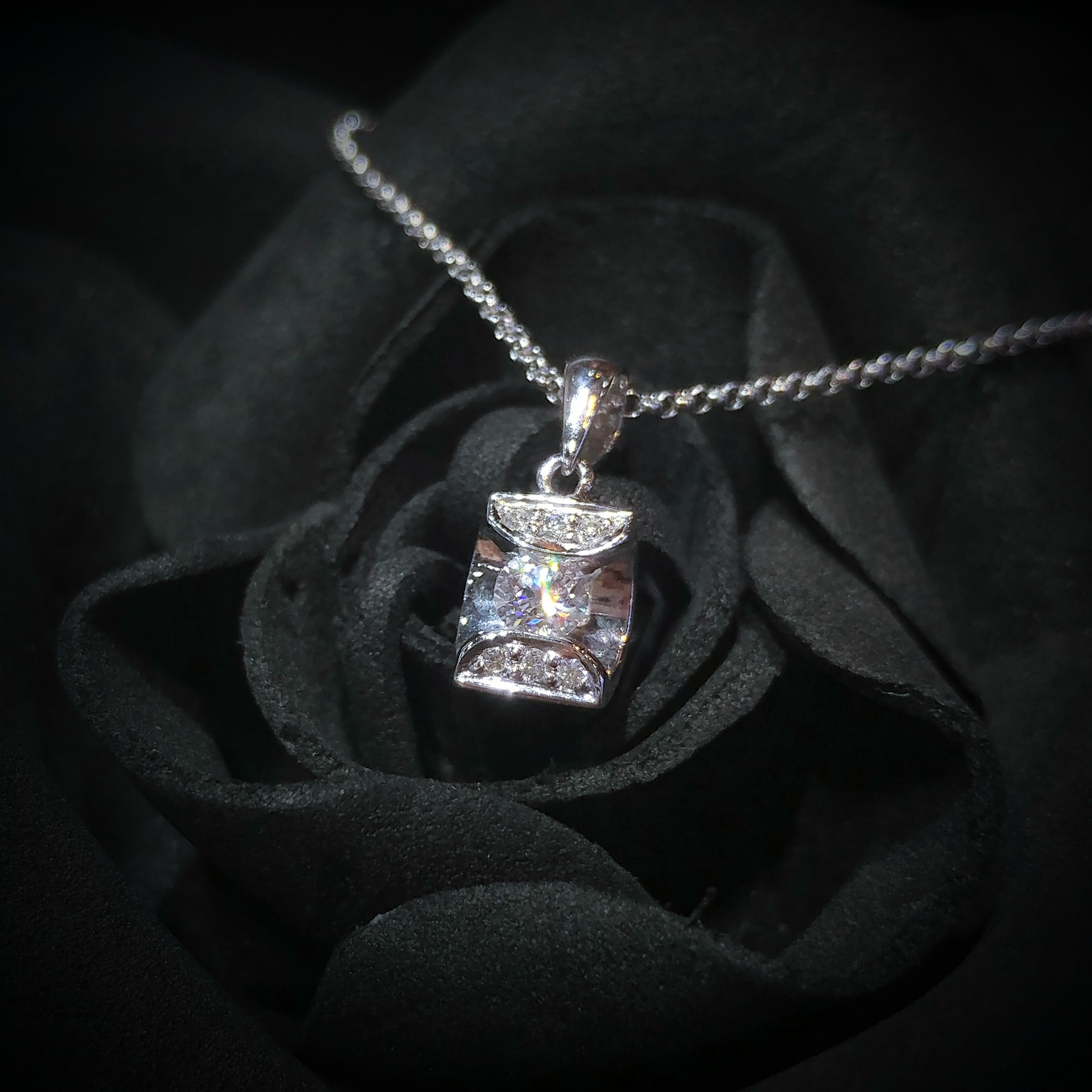 18K White Gold 0.19ct Diamond Pendant