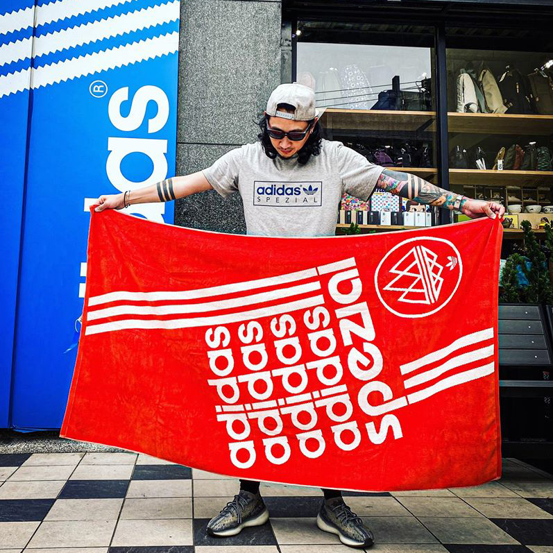 【 adidas TOWEL SPZL 橘紅浴巾 】