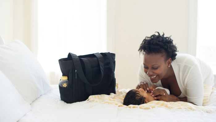 吸乳： 給寶寶哺餵母乳