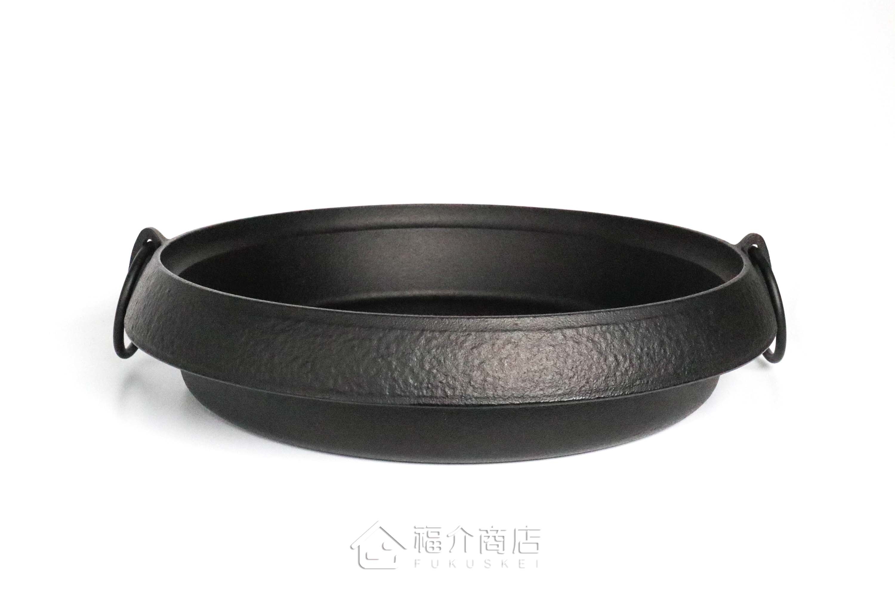 煮壽喜燒的黑色鑄鐵鍋