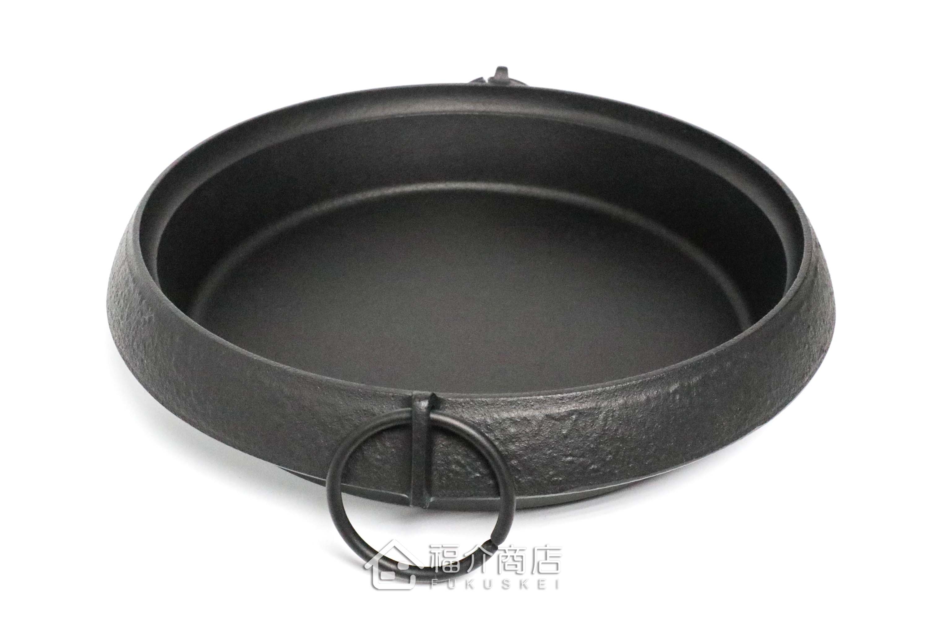 煮壽喜燒的黑色鑄鐵鍋