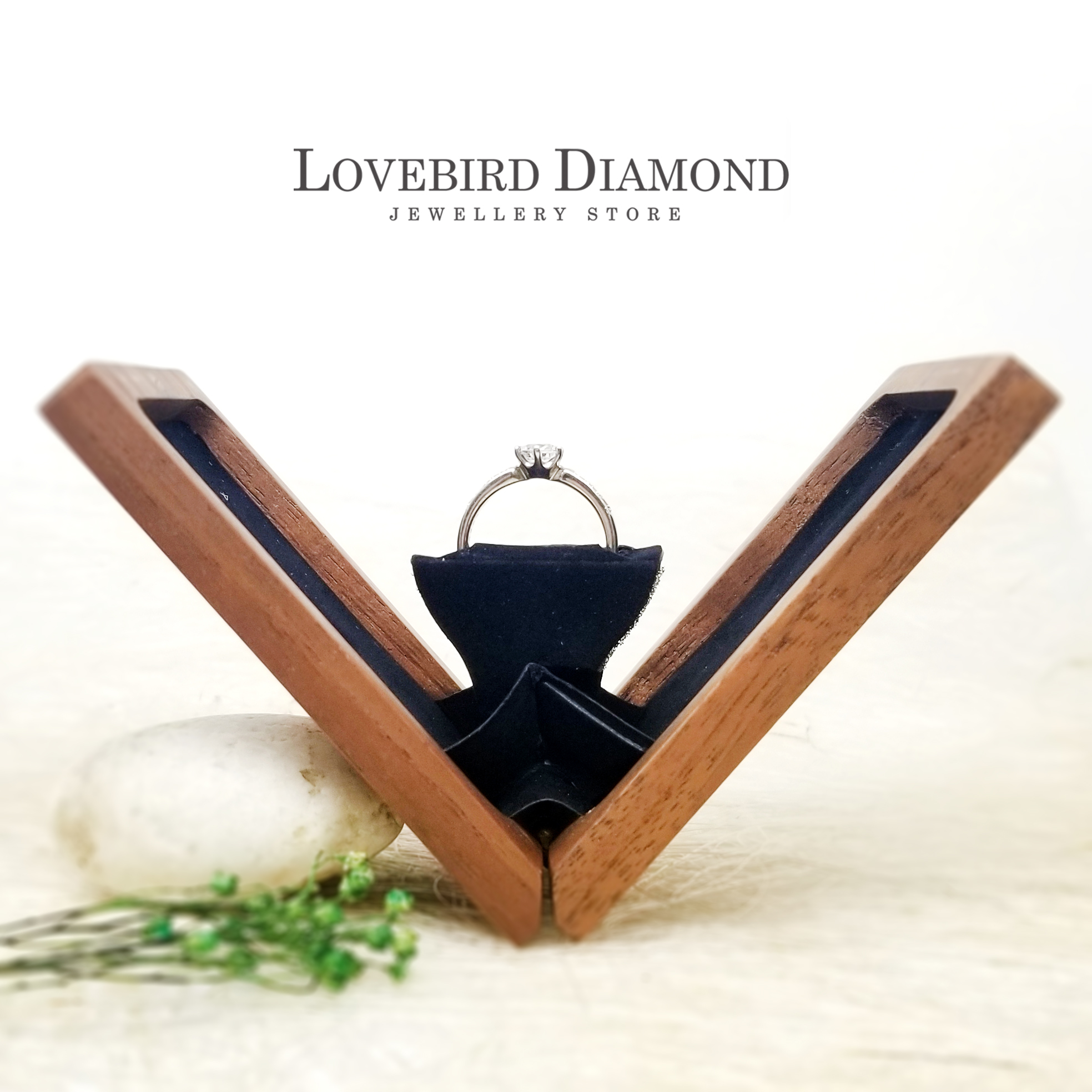 Lovebird Diamond 可摺式木盒 (Not for Sale)