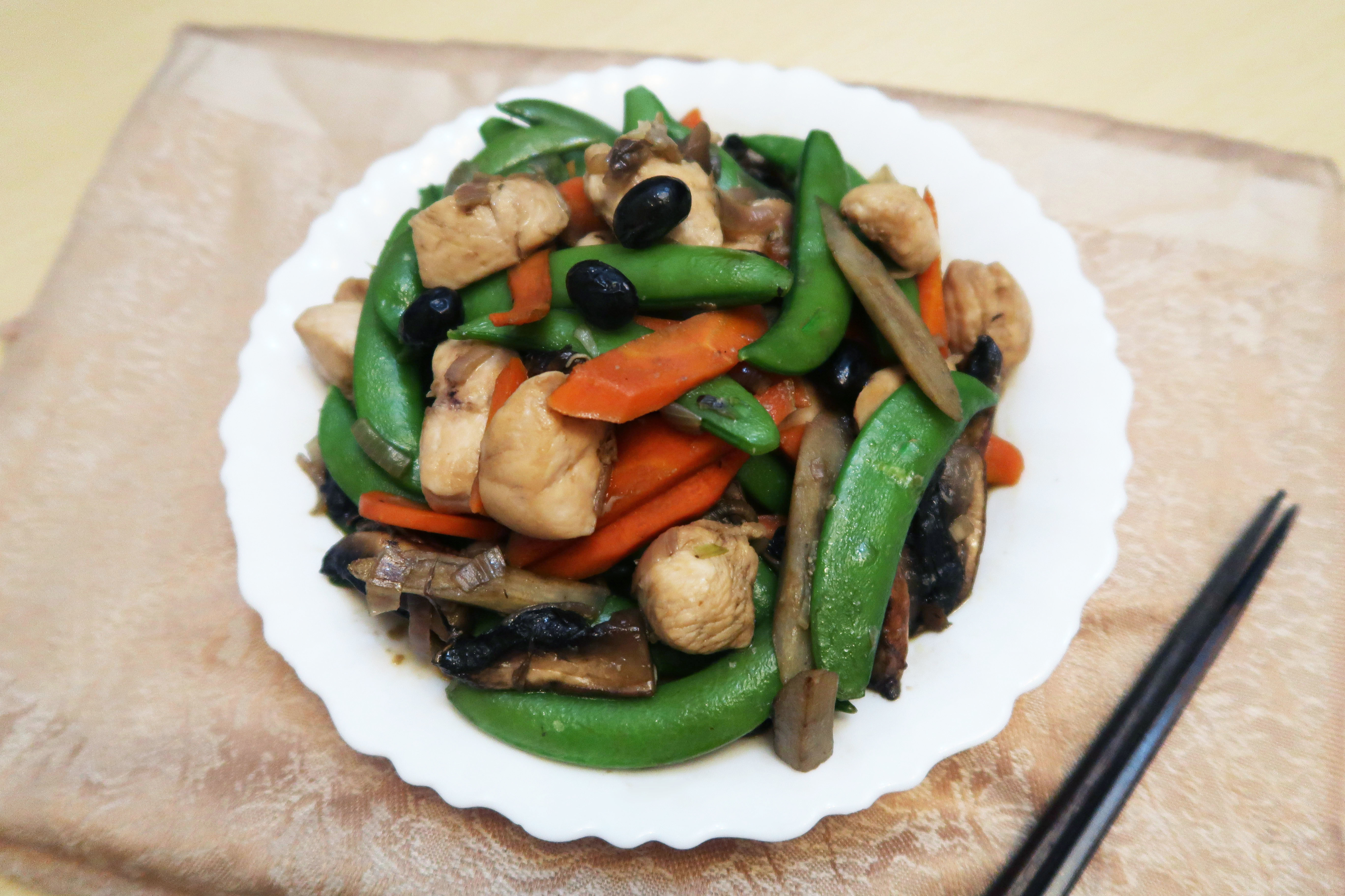 雞肉, 黑豆, 丹波黑豆, 煮餸, 蒜頭, 雞腿肉, 胡蘿蔔, 牛蒡, 香菇, 四季豆, 小食