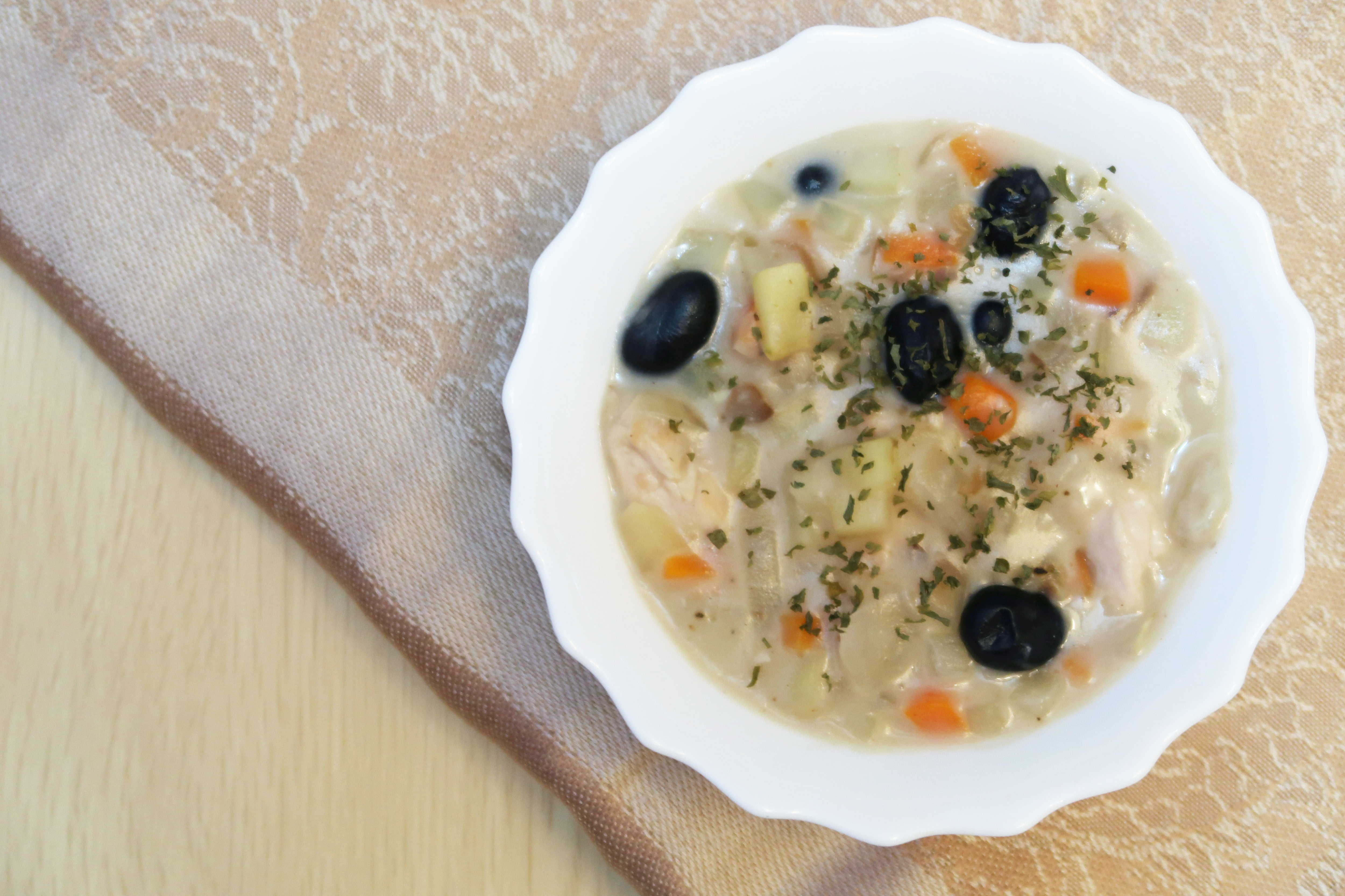 黑豆忌廉周打湯, 黑豆, 忌廉周打湯, 周打湯,做法,食譜, 家常菜, 煮餸,食療,製作方法,黑豆水,雞腿肉