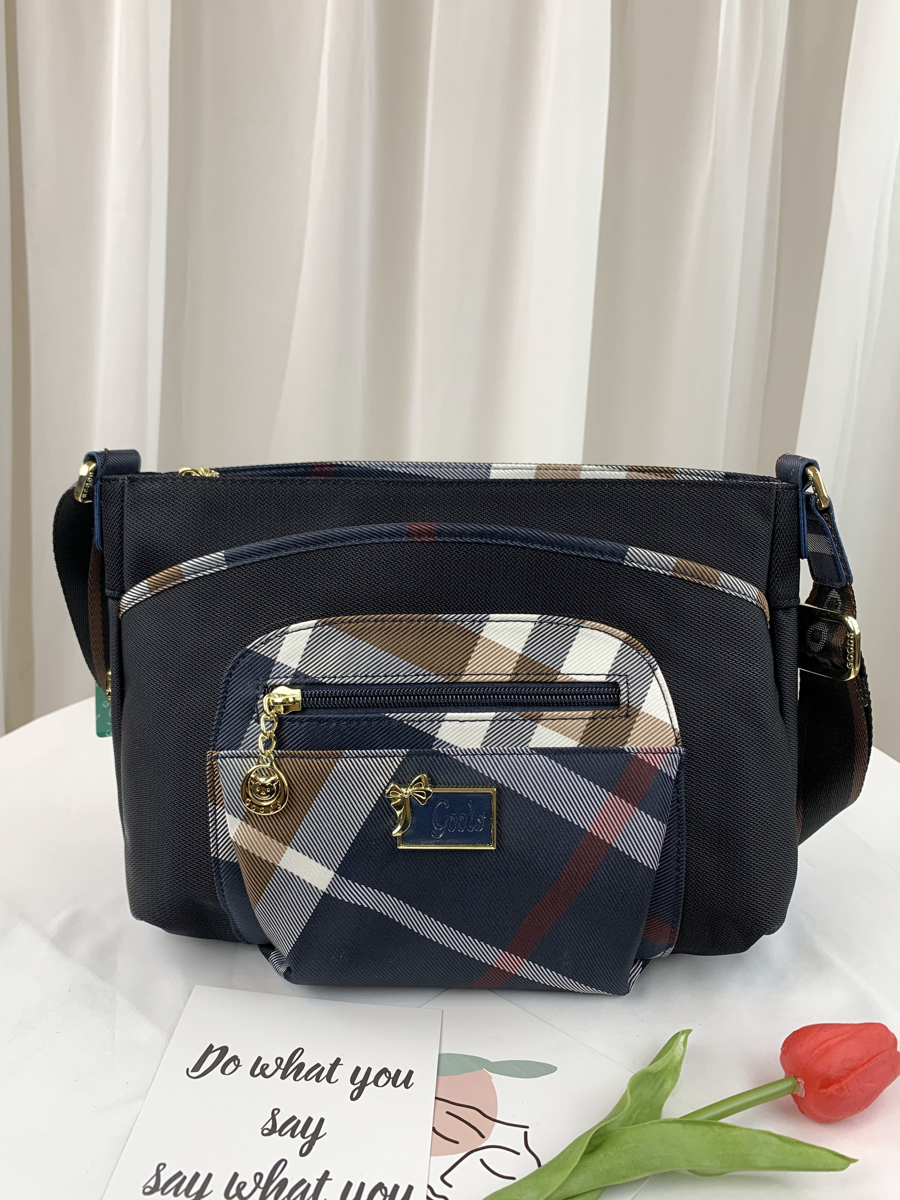 GOODS 大格黑 經典拼色防潑水側背包 #2237