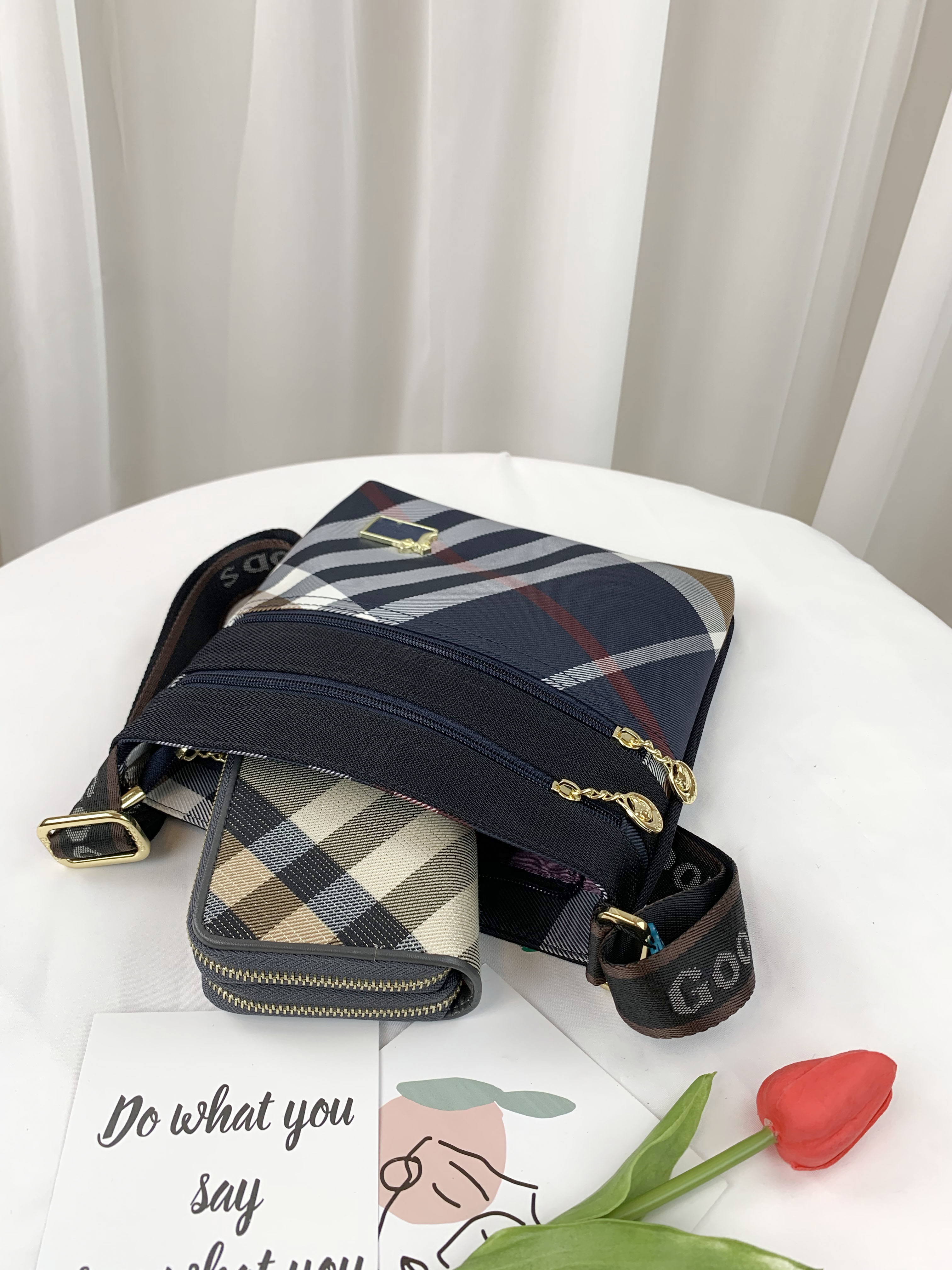 GOODS 大格黑 經典拼色小型側背包 手機袋 #2679