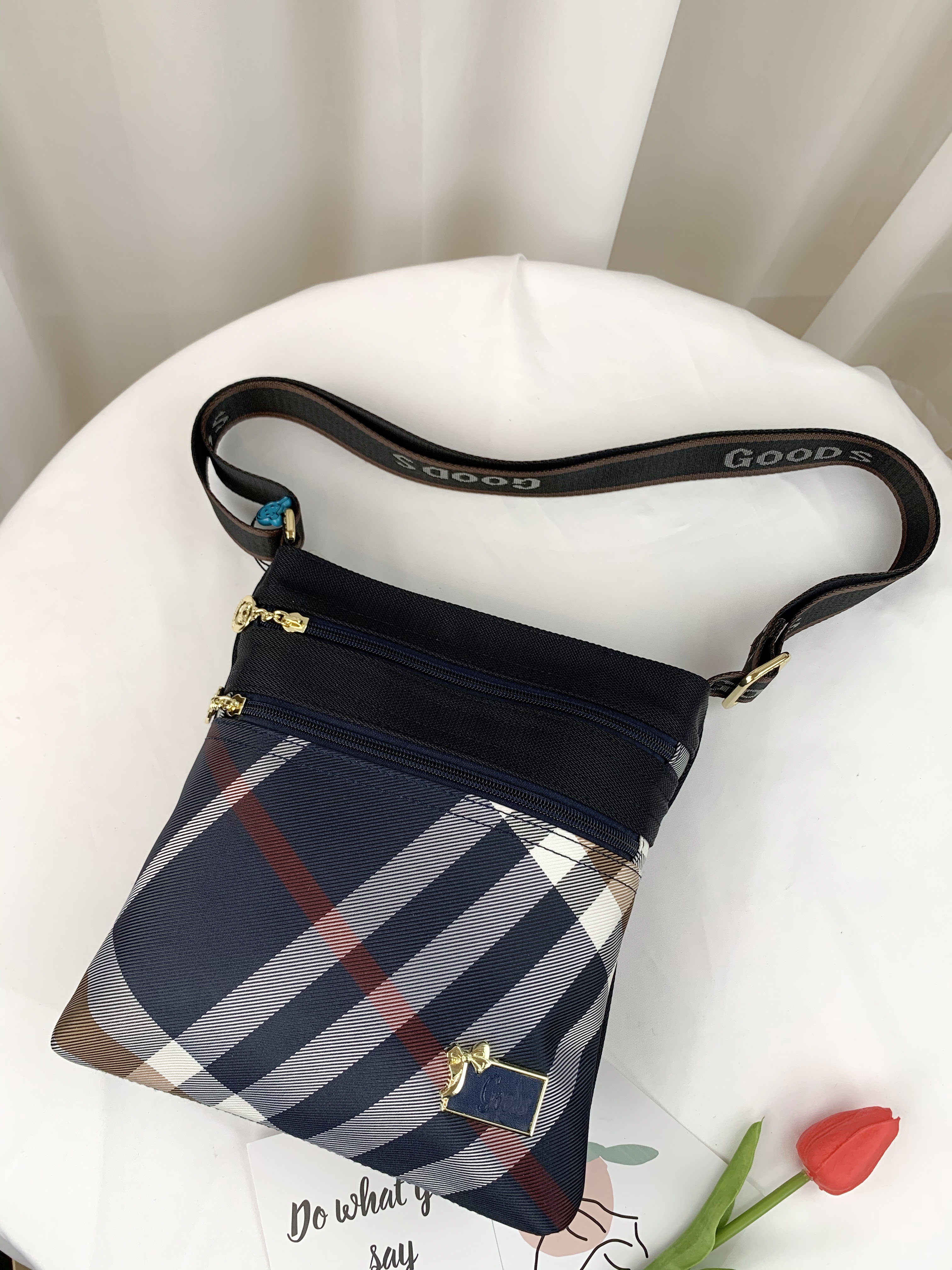 GOODS 大格黑 經典拼色小型側背包 手機袋 #2679