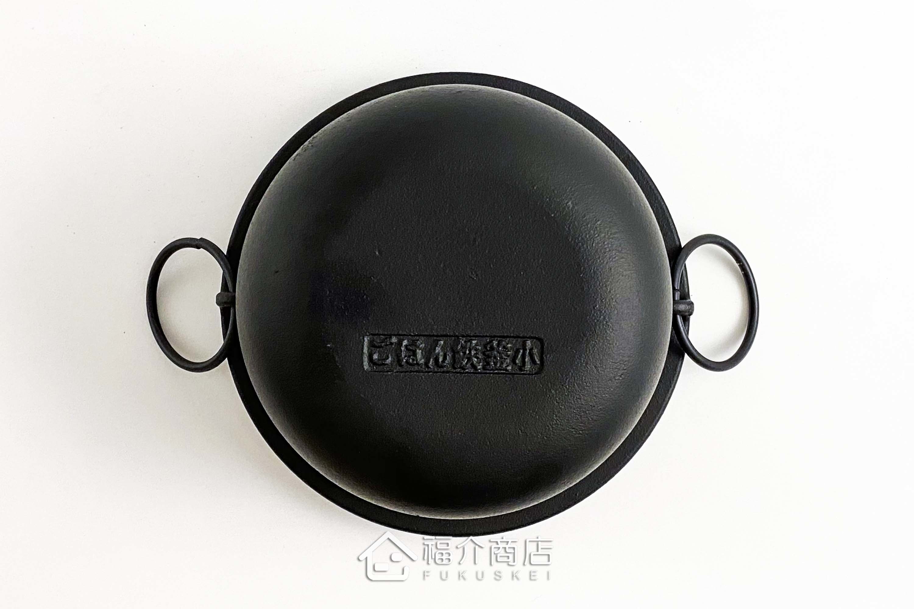 煮飯用的黑色鑄鐵鍋