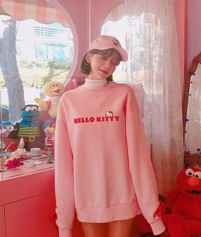 Hello Kitty 綁帶大學T