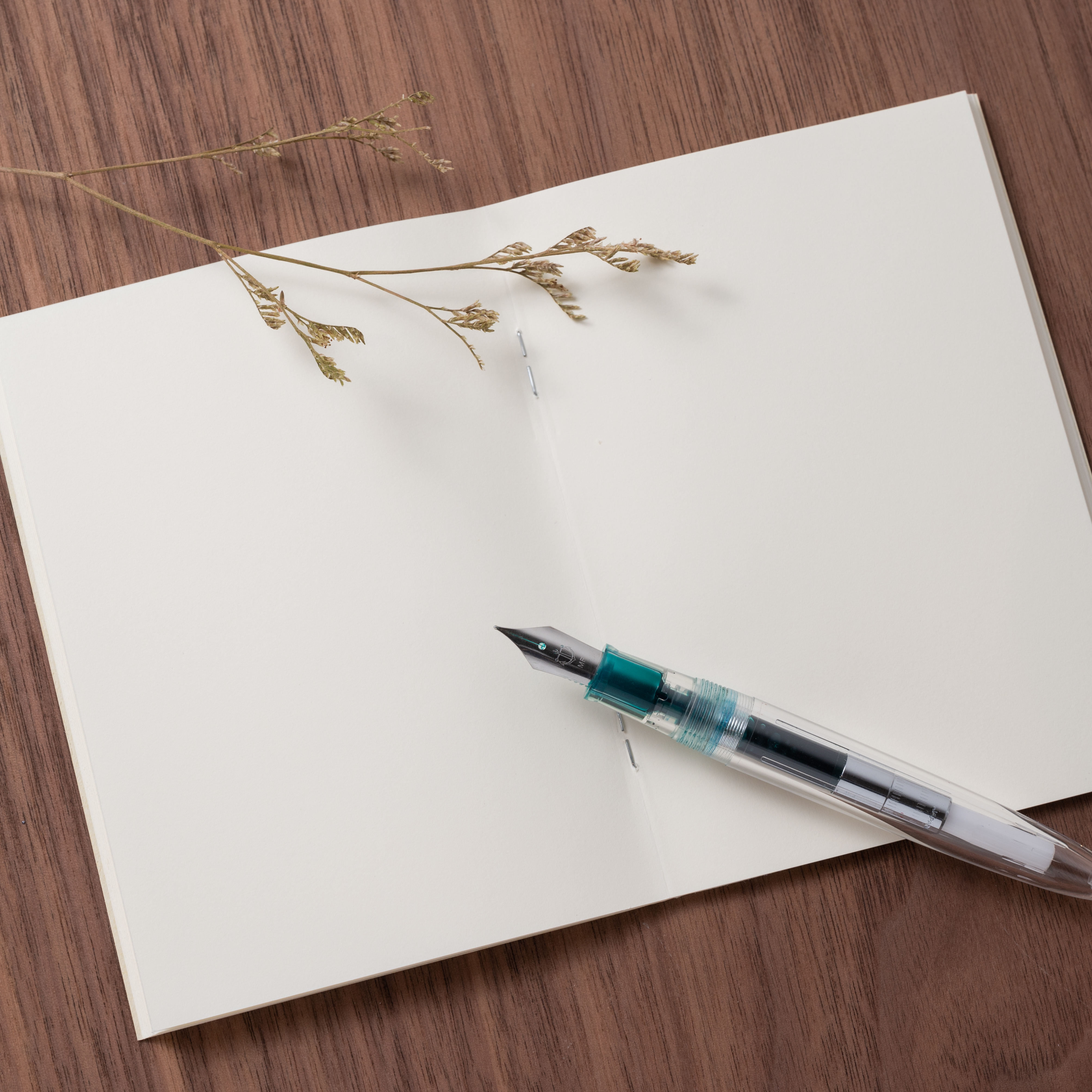 TRAVELER'S notebook (TN) |  013 奶油紙 護照尺寸