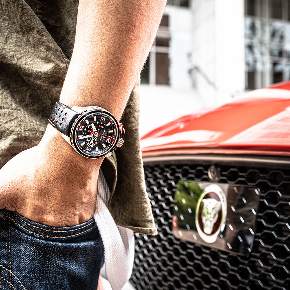 BOLT-68 Heritage 系列 復刻黑紅計時碼錶