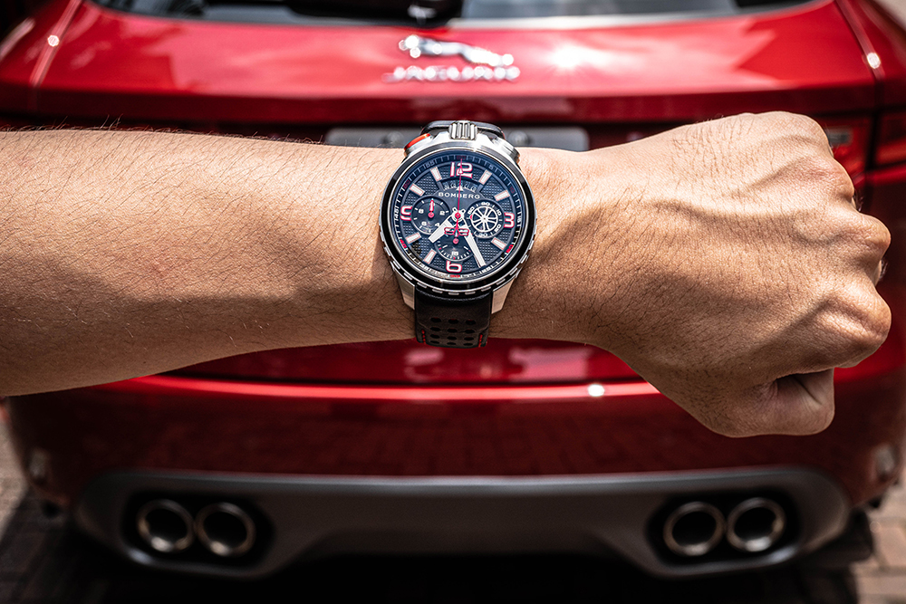 BOLT-68 Heritage 系列 復刻黑紅計時碼錶