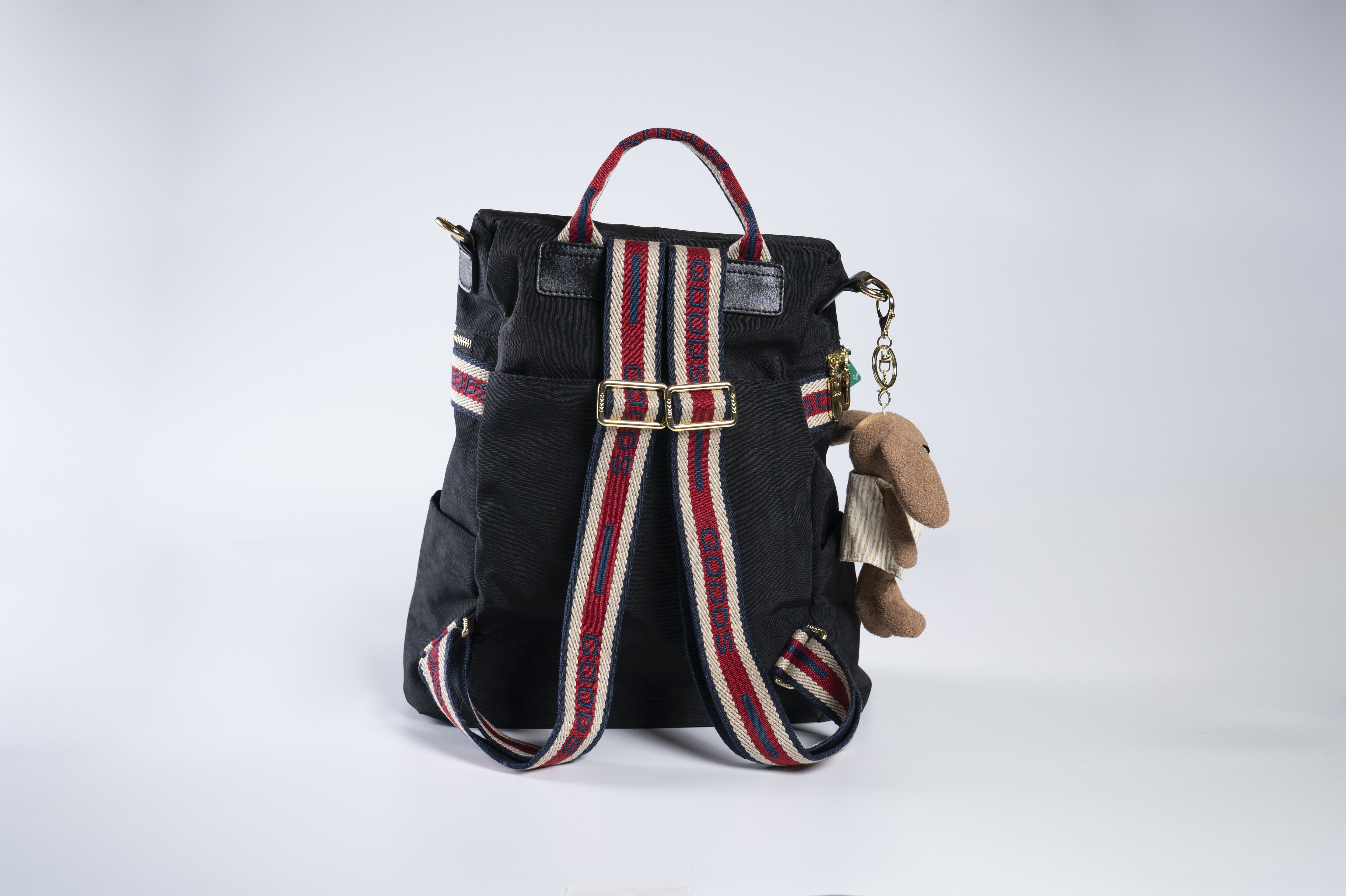 GOODS 織帶黑 運動風後背包 / 可側背 附小熊吊飾 #2601