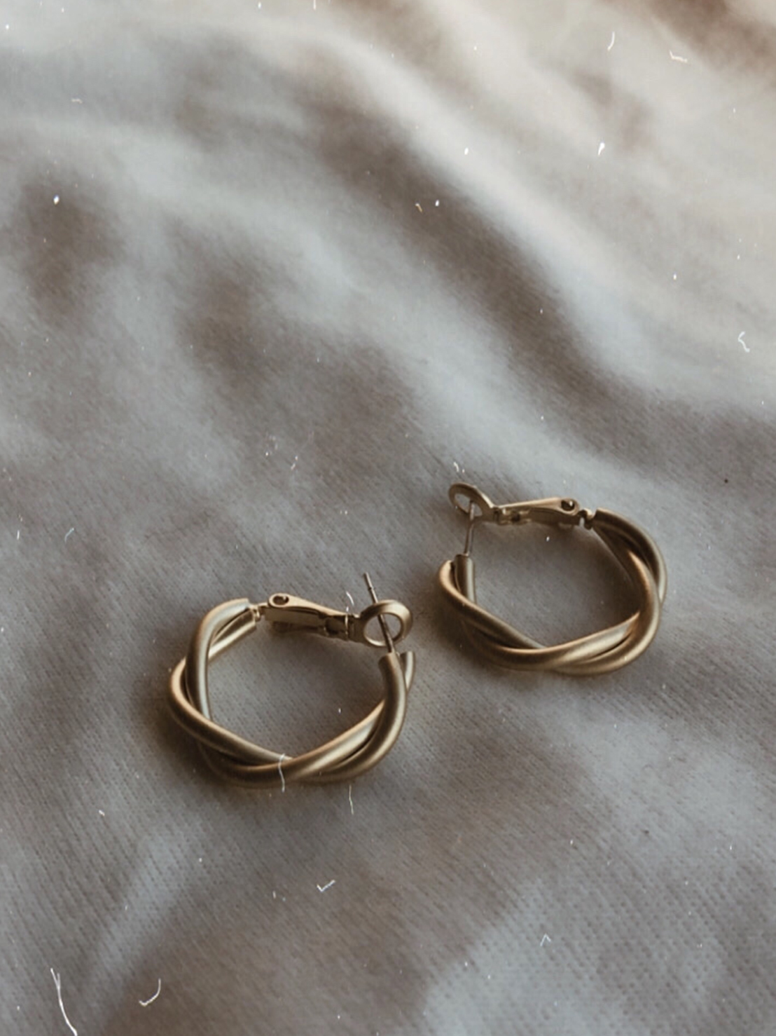 渡真金麻花耳環