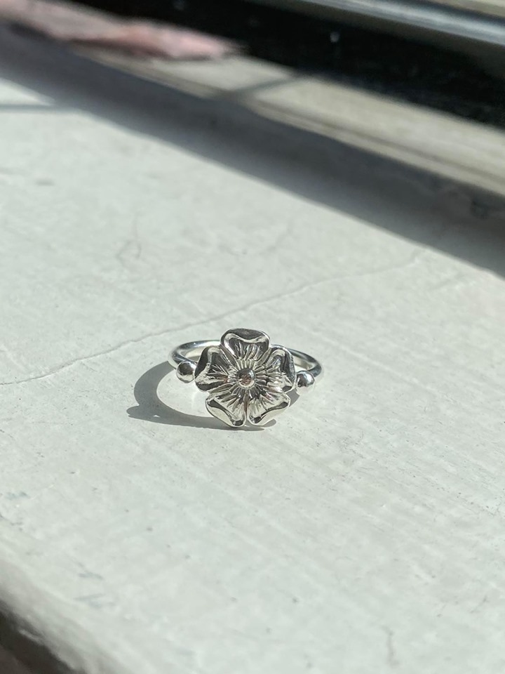 LOVE系列 玫瑰幼戒指