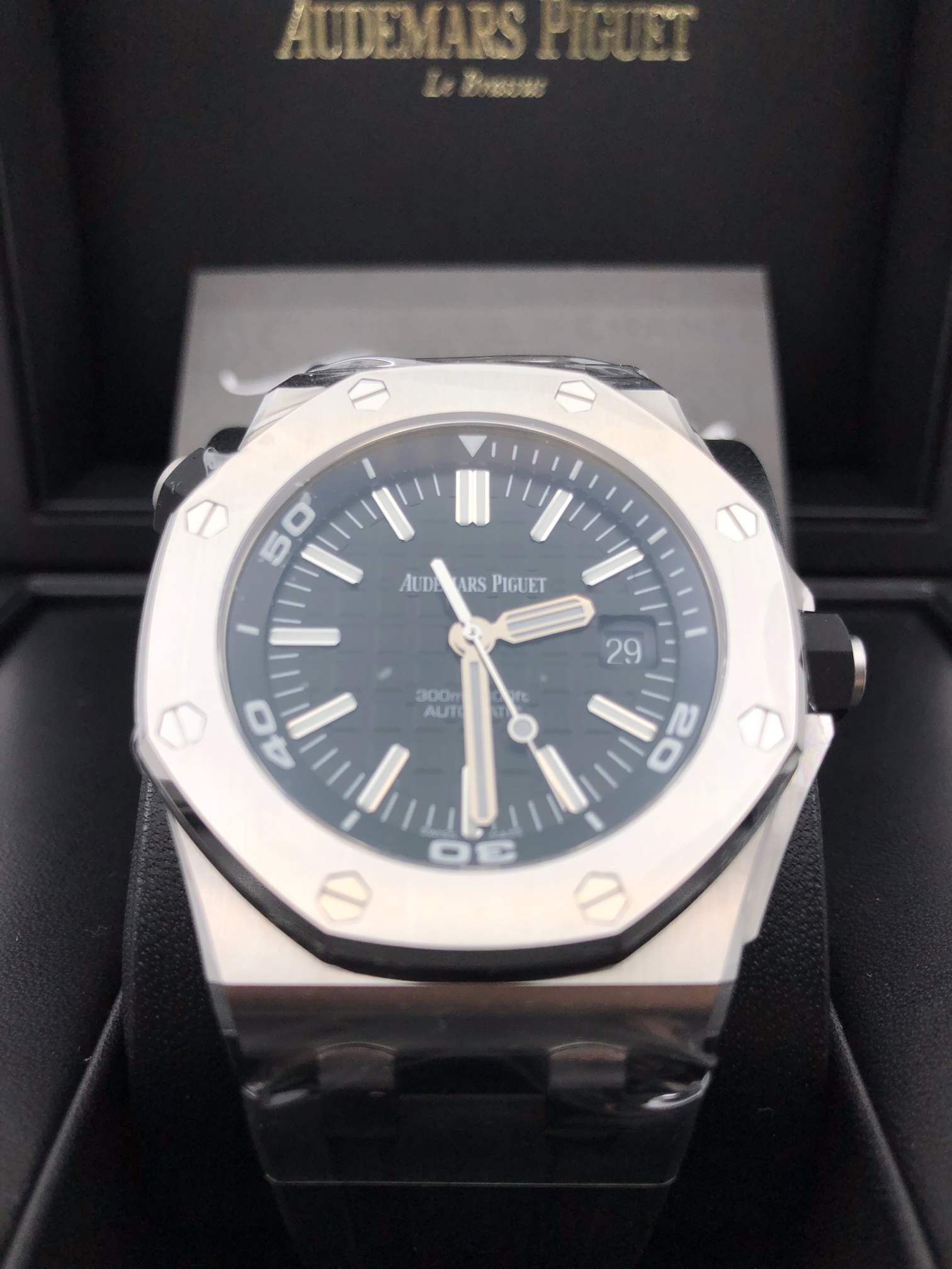 BRAND NEW AUDEMARS PIGUET 15710st rubber strap ROYAL OAK OFFSHORE DIVER BLACK