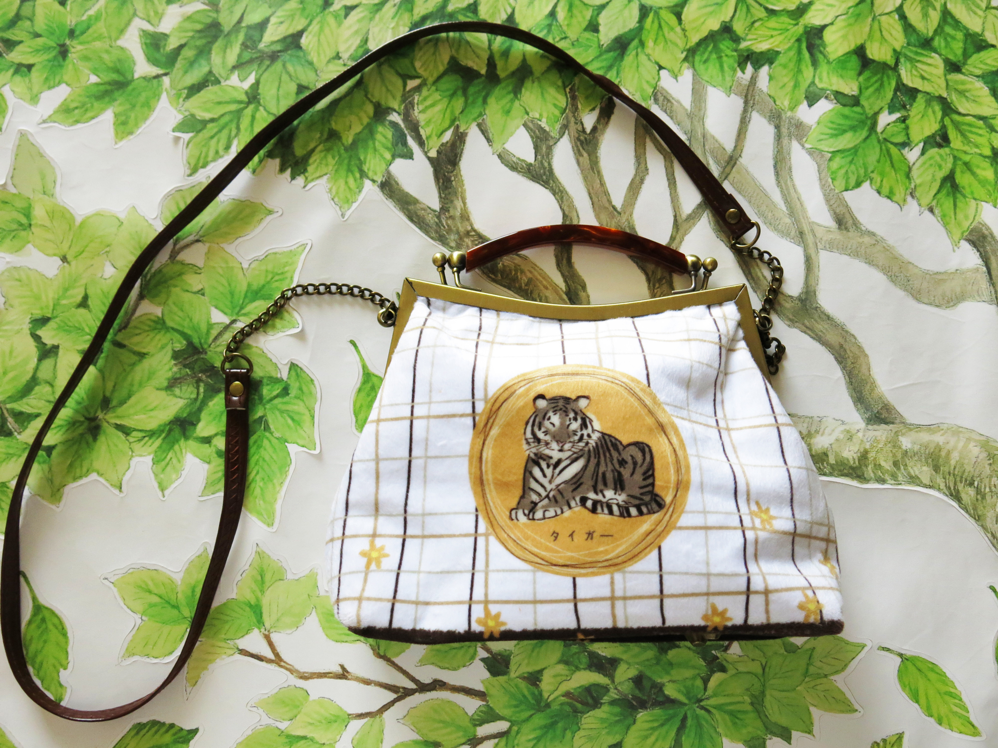 格紋小花虎口金包